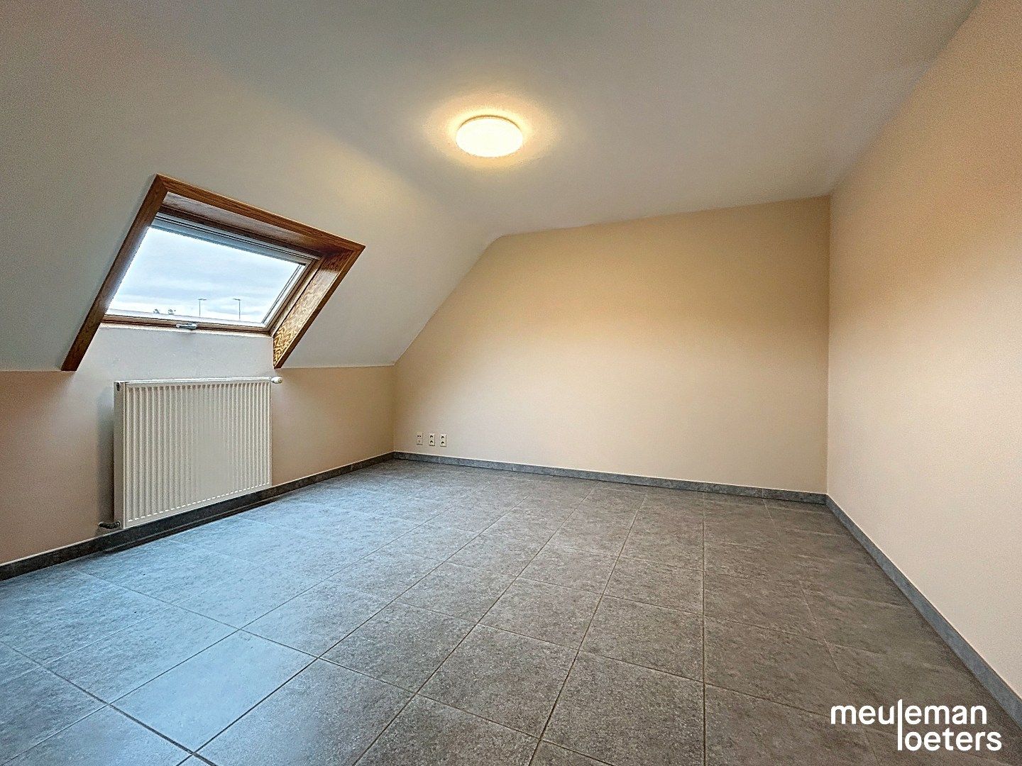 Zeer ruim appartement met terras foto 7