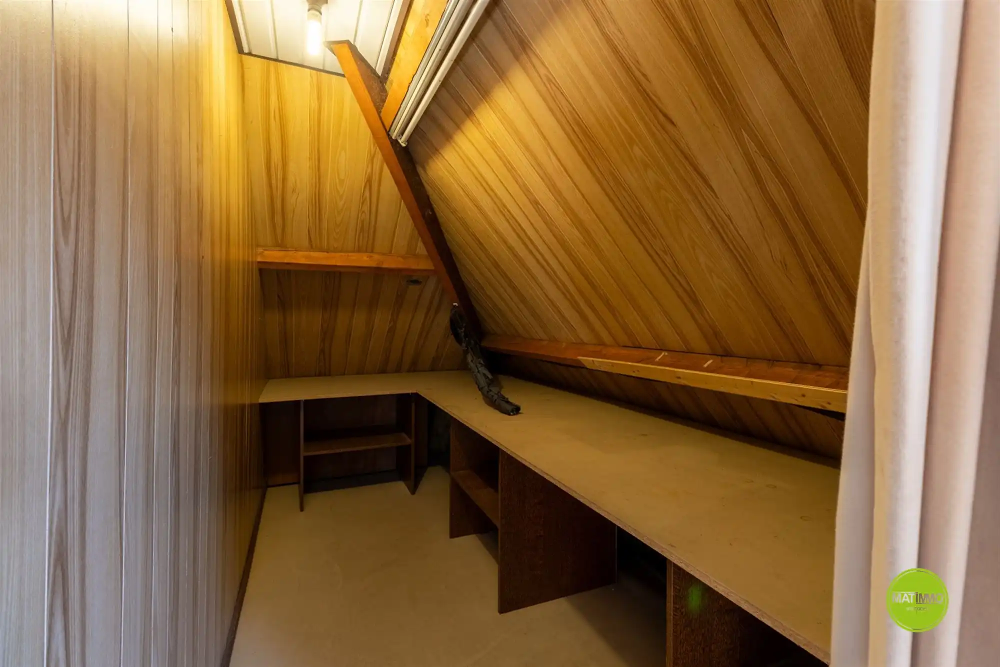 Ruime open bebouwing met 6 slaapkamers op 750 m2 grond foto 23