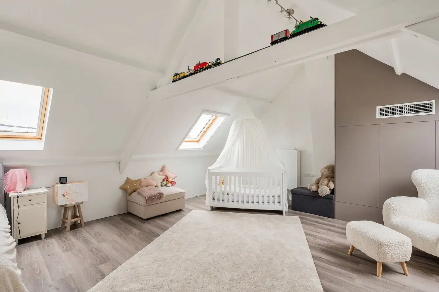 Volledig vernieuwde gezinswoning met tuin. foto 27