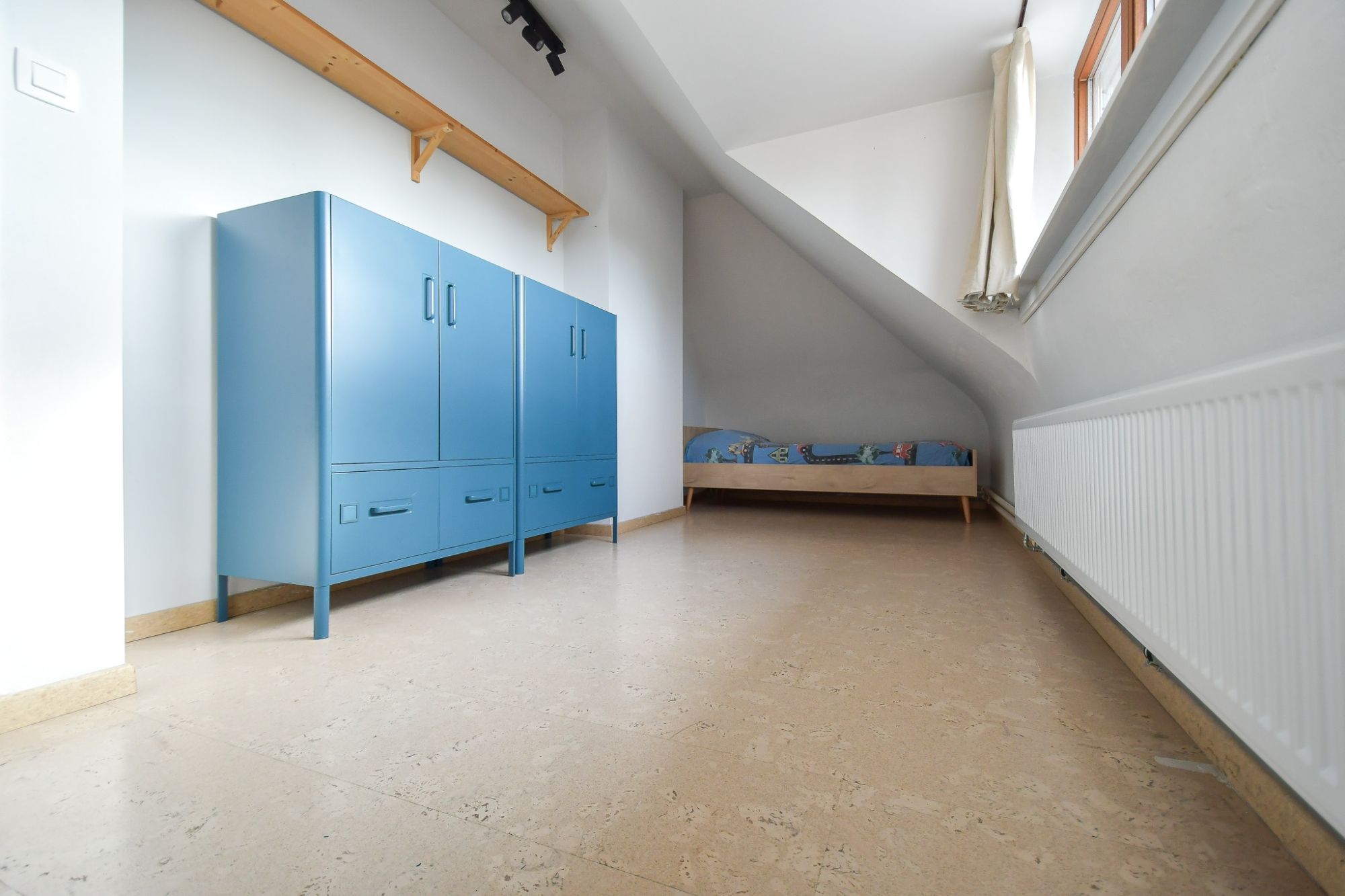 Trendy vernieuwde woning met uitbouw en grote tuin op uiterst rustige, doch centrale ligging. foto 22