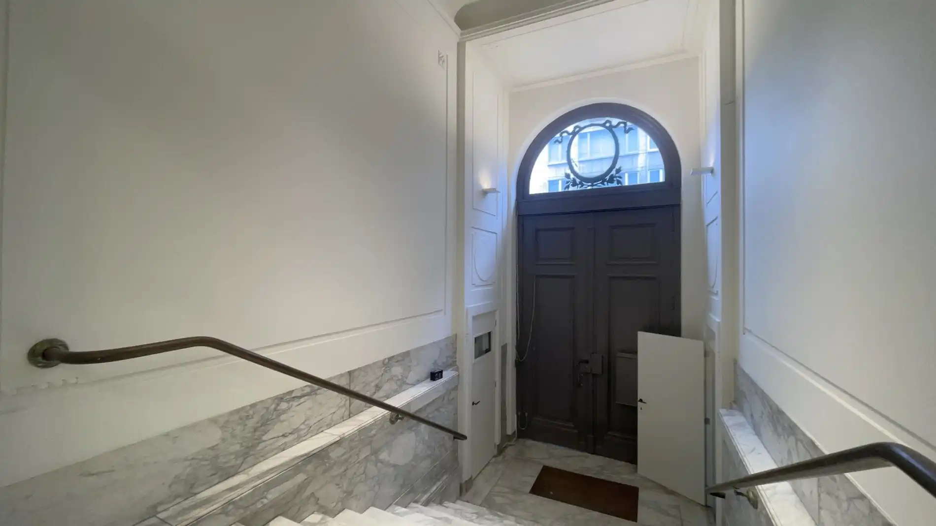 Exclusief kantoorgebouw te huur dichtbij de Leien in Antwerpen foto 24