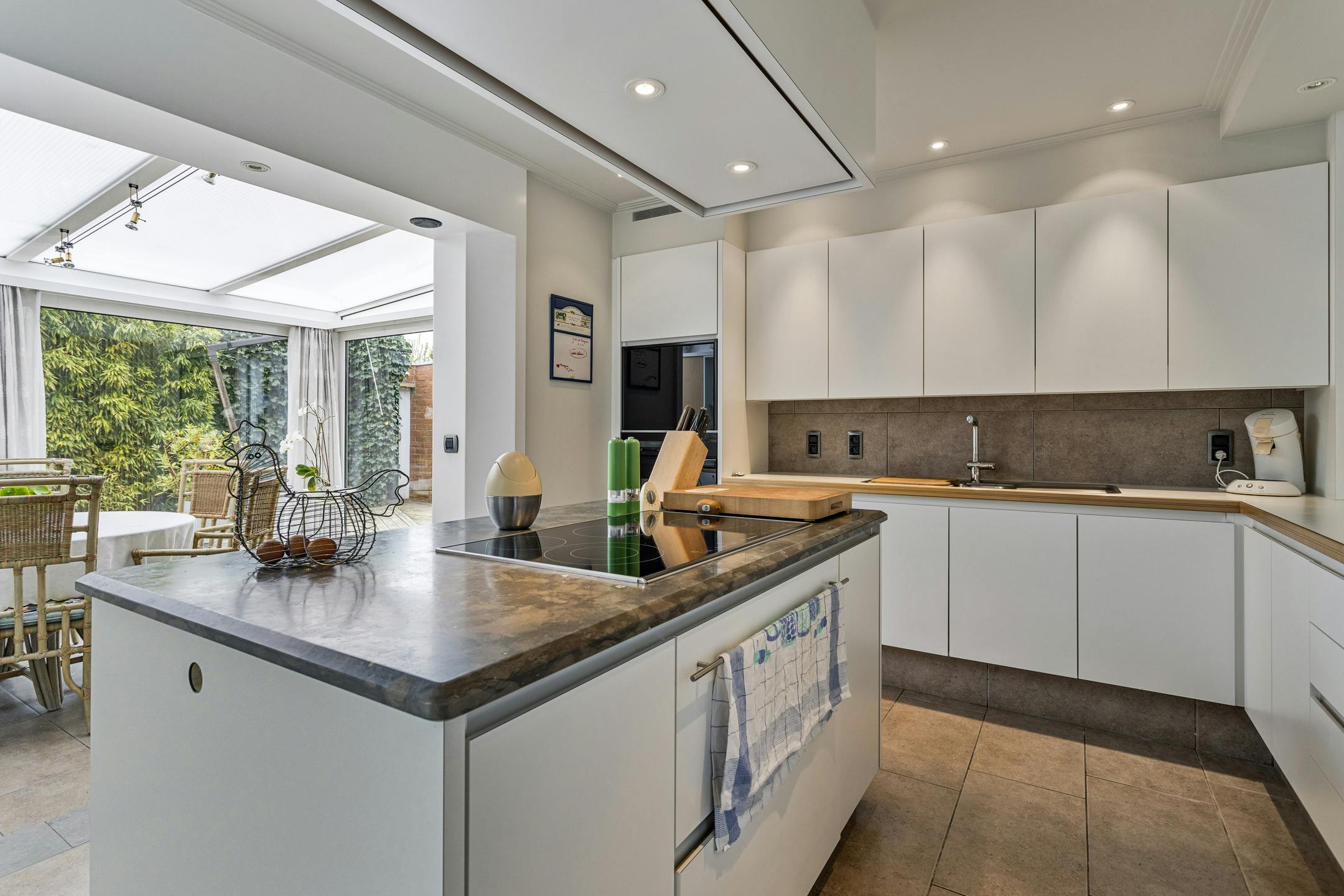 Uitzonderlijke eigendom: woonst met loods op toplocatie foto 7