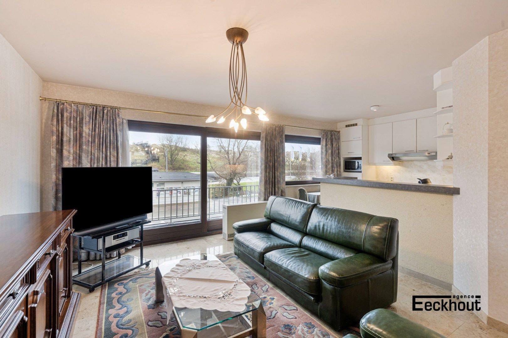 Ruime bel-étage woning met open zicht op de duinen te Bredene! foto 6