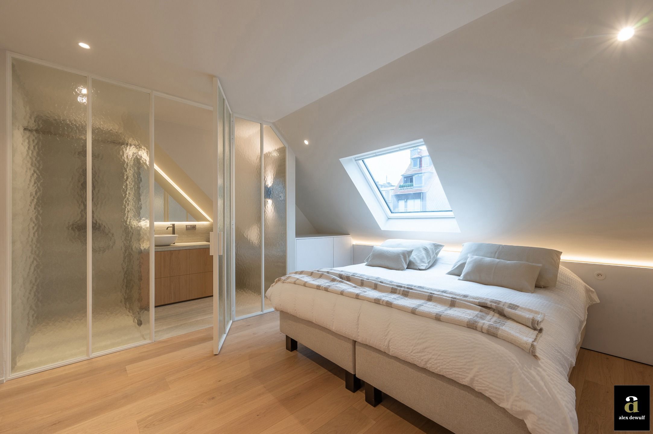 Exclusief gerenoveerd penthouse met panoramisch uitzicht [Piers De Raveschootlaan - Knokke Centrum]. foto 10