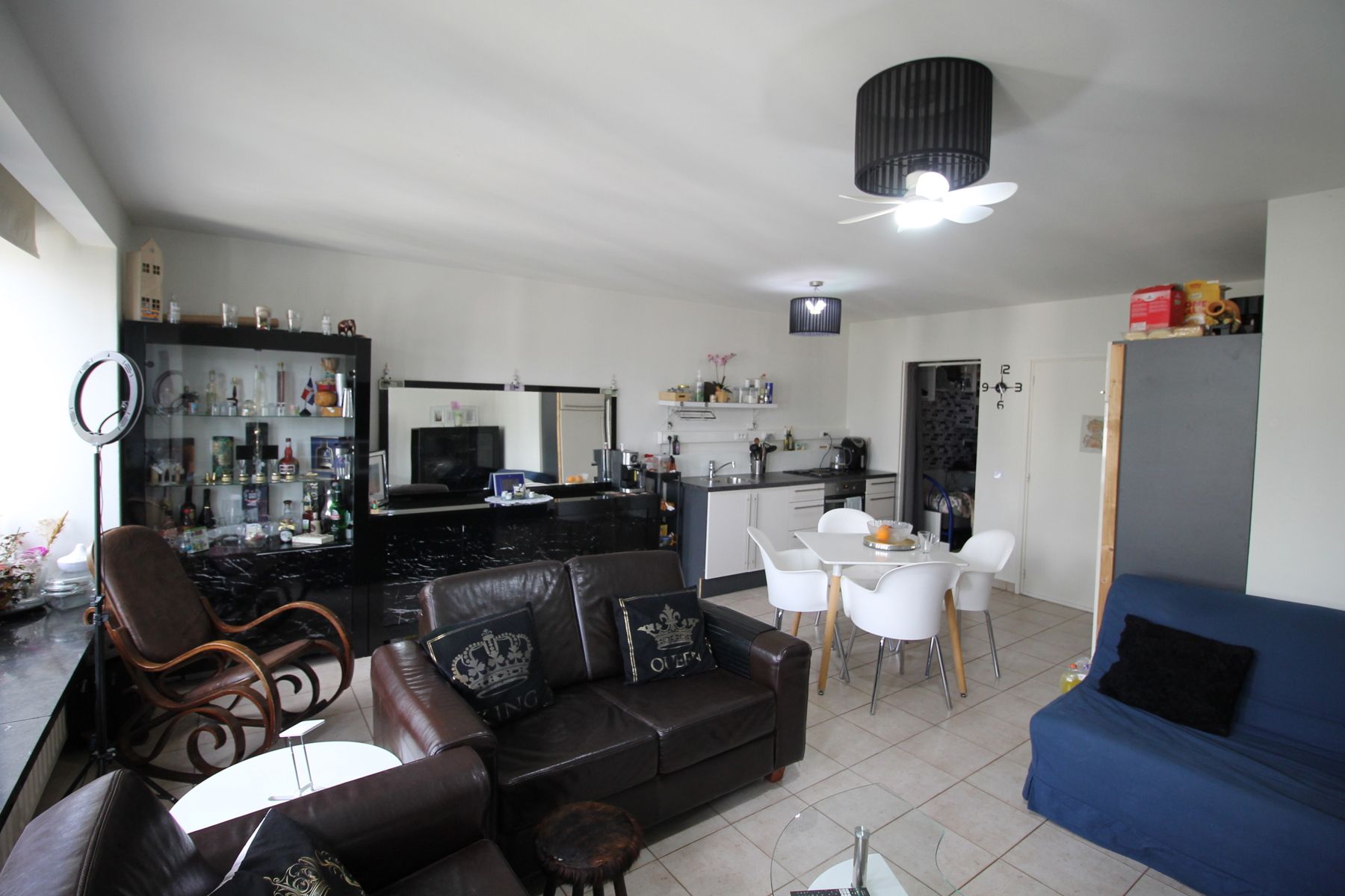 Appartement op de 3de verdieping met 2 slaapkamers en lift. foto 3