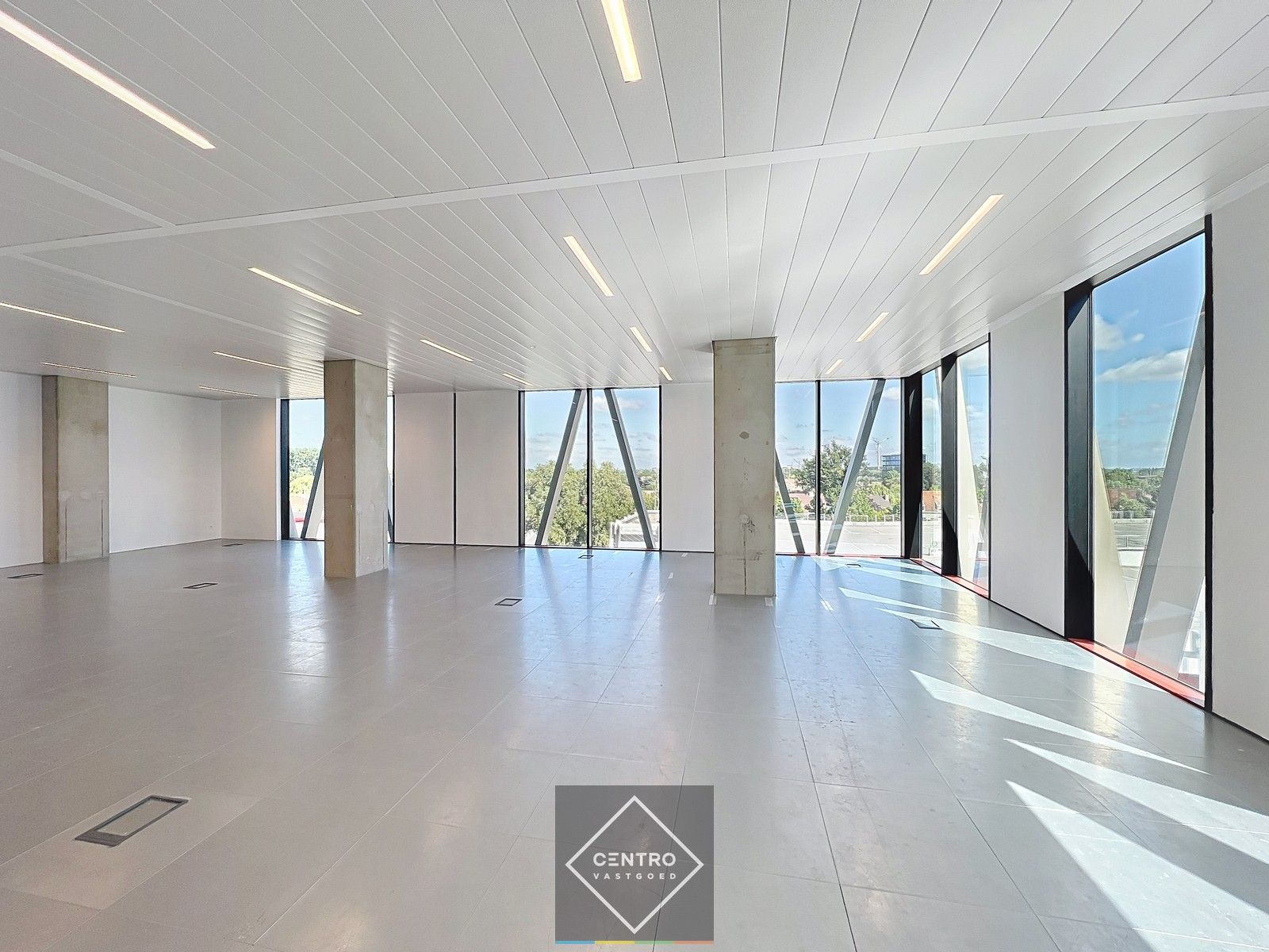 SCHERP GEPRIJSDE kantoorruimte (±240m²) met prachtige zichten in de Westwing Tower op de derde verdieping ! foto 16