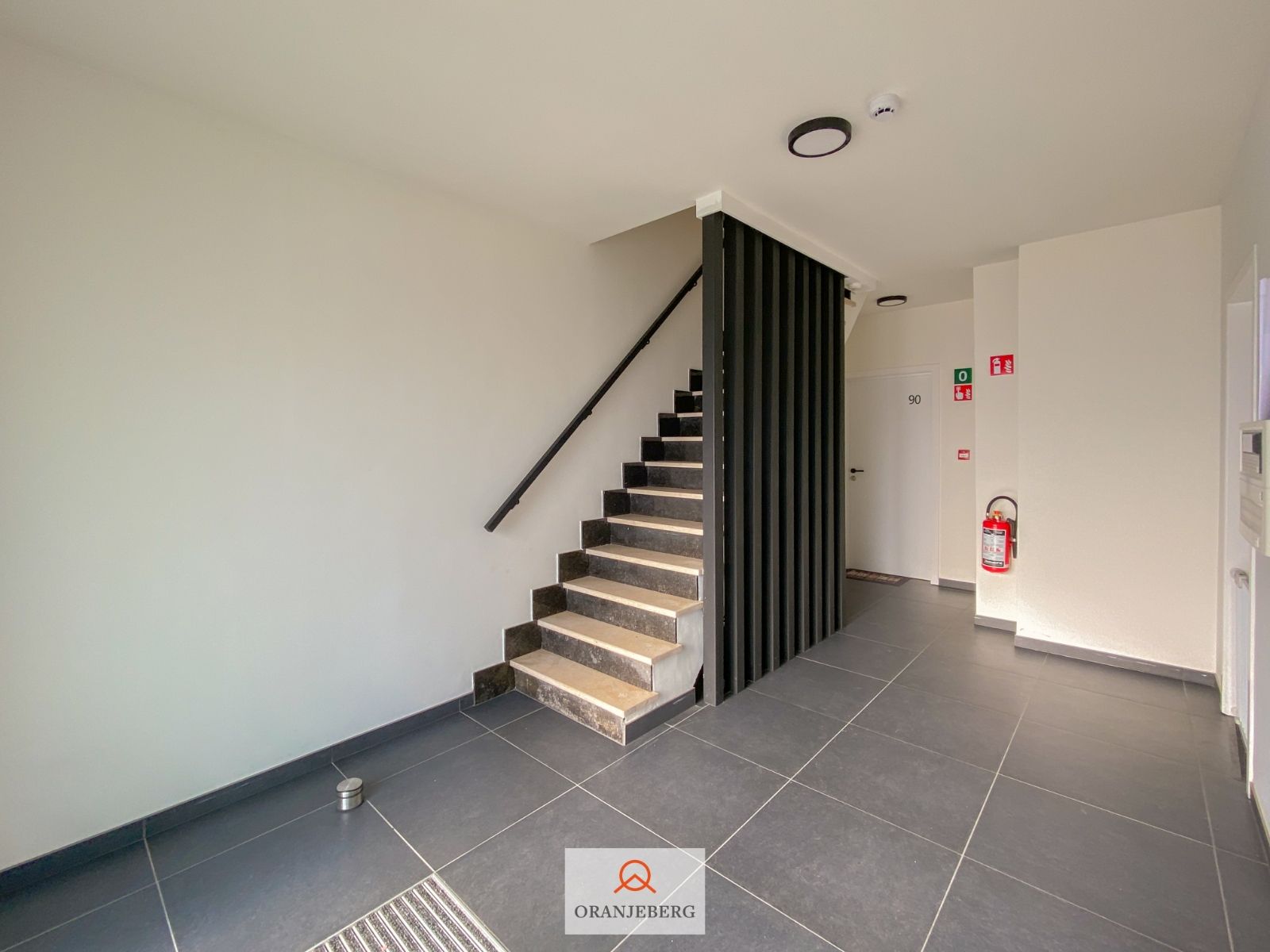Zonnig 2 slaapkamerappartement met terrasje foto 27