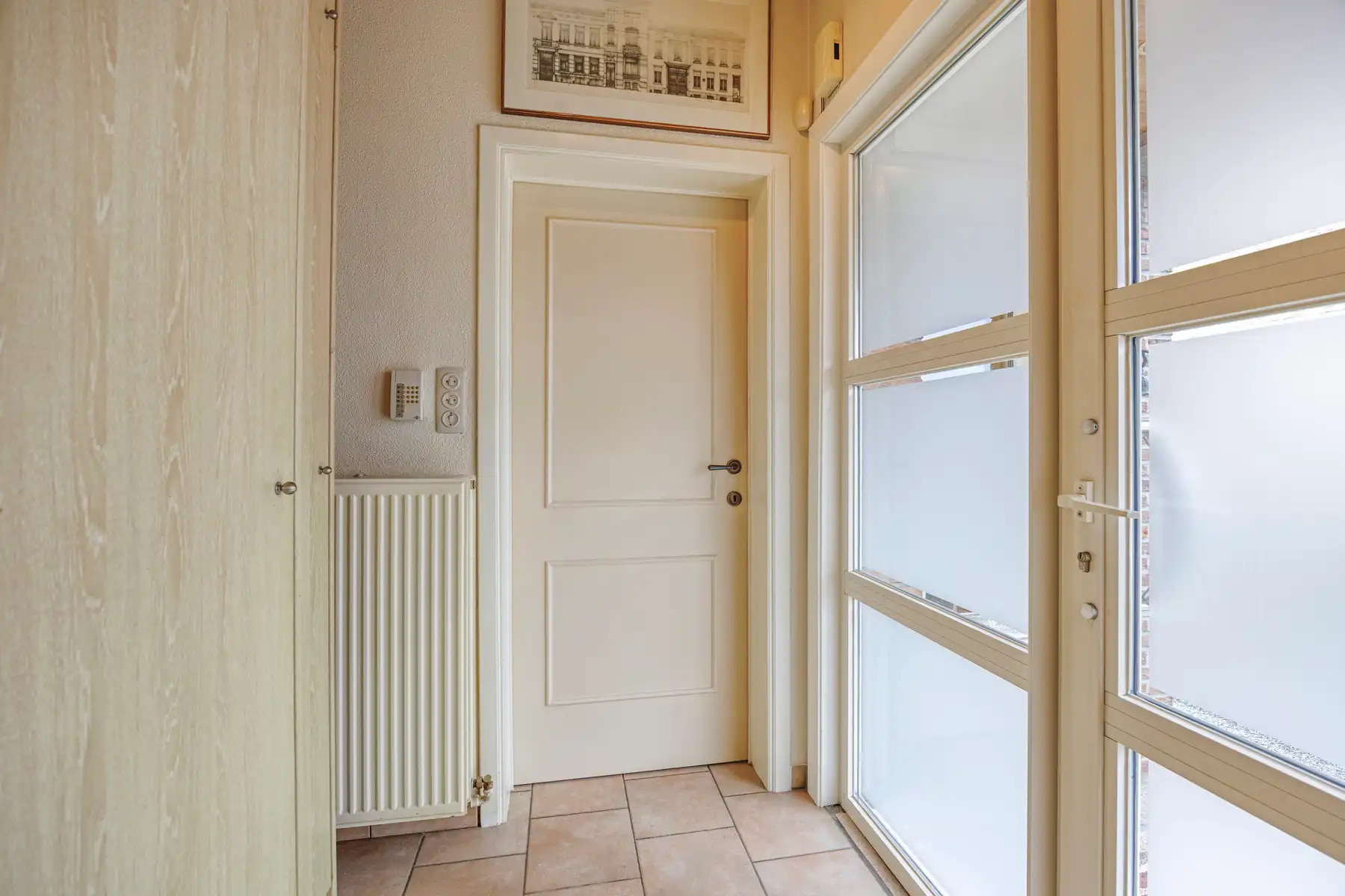 Degelijke 3-gevel met drie slaapkamers, tuin en garage foto 5