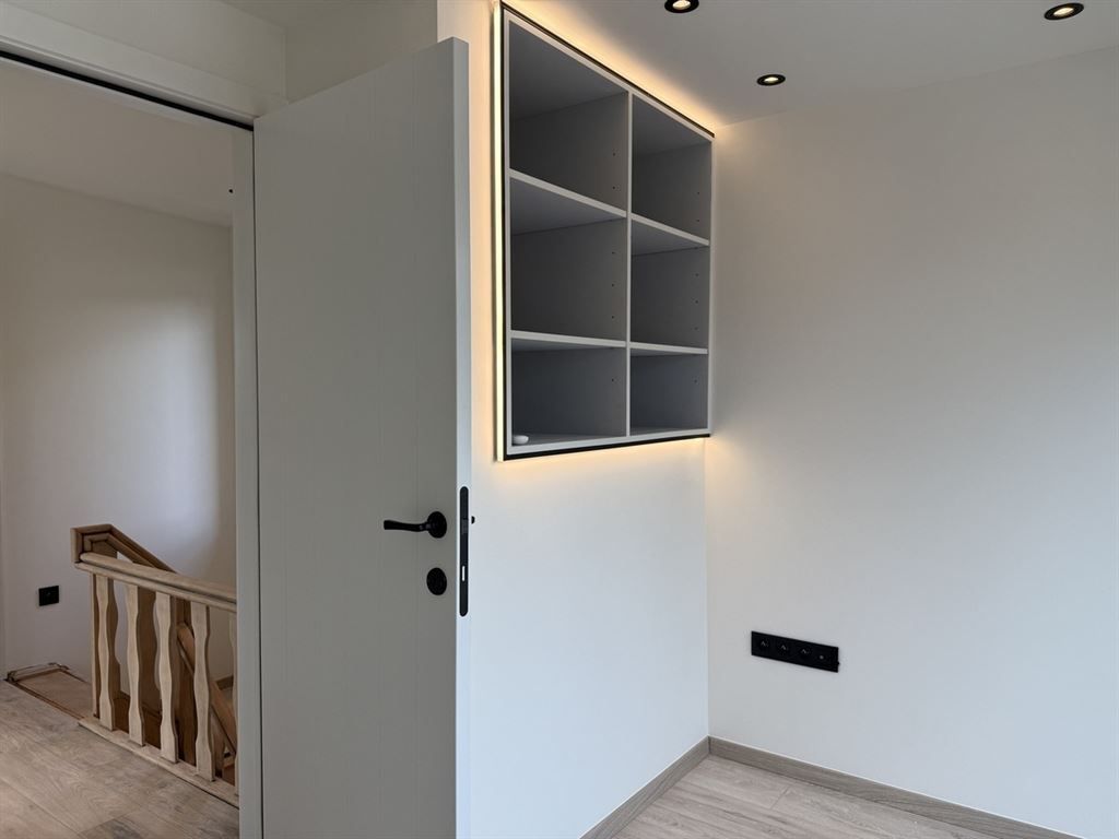 Ruime, vrijstaande woning  met 3 slaapkamers foto 24