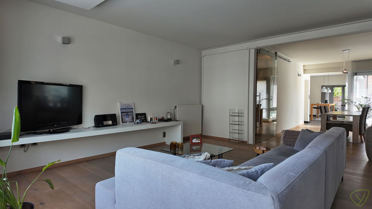 Uitzonderlijk afgewerkt duplex-appartement gelegen in het centrum van Eeklo! foto 2