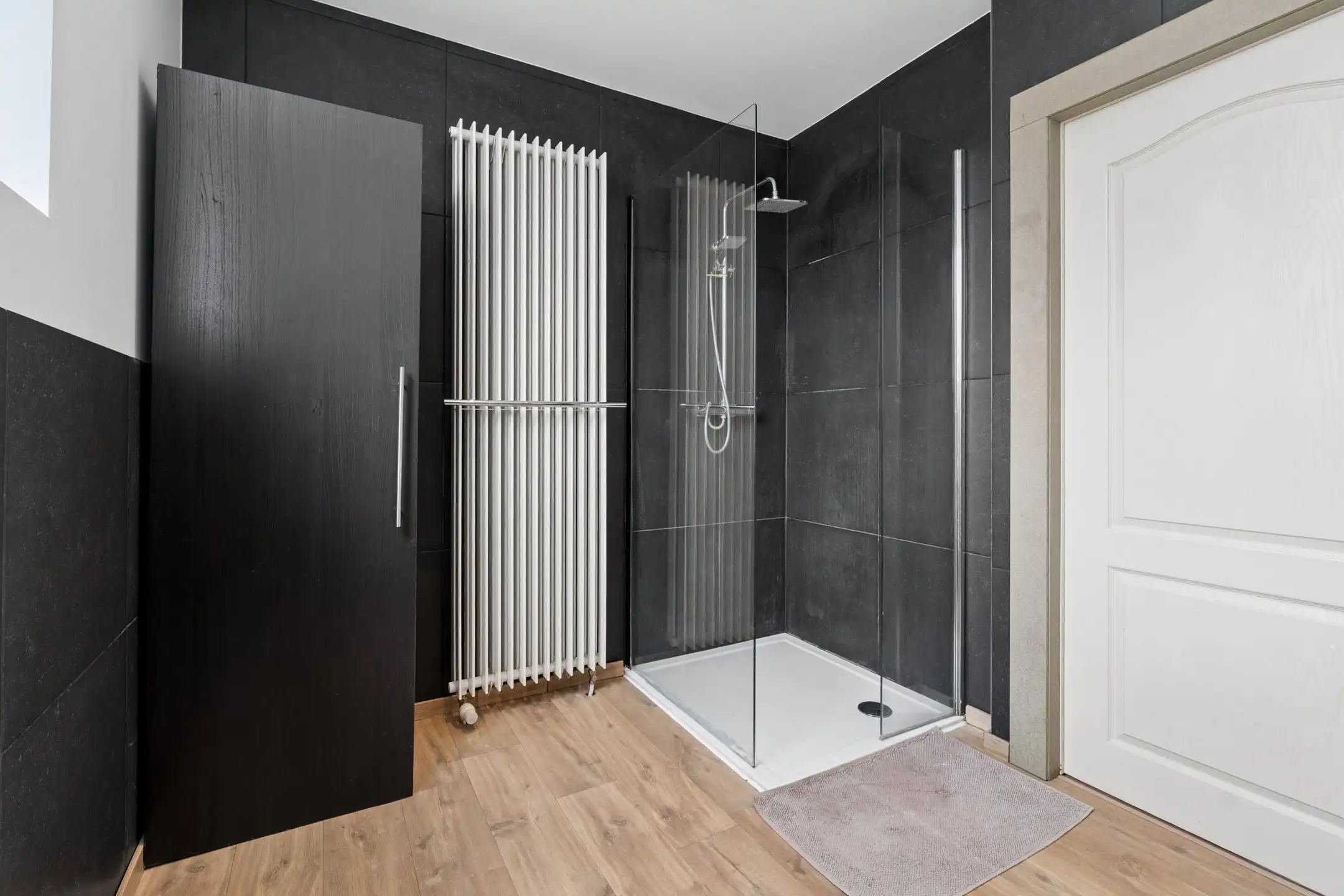 Instapklare, gerenoveerde 2-gevelwoning  foto 15