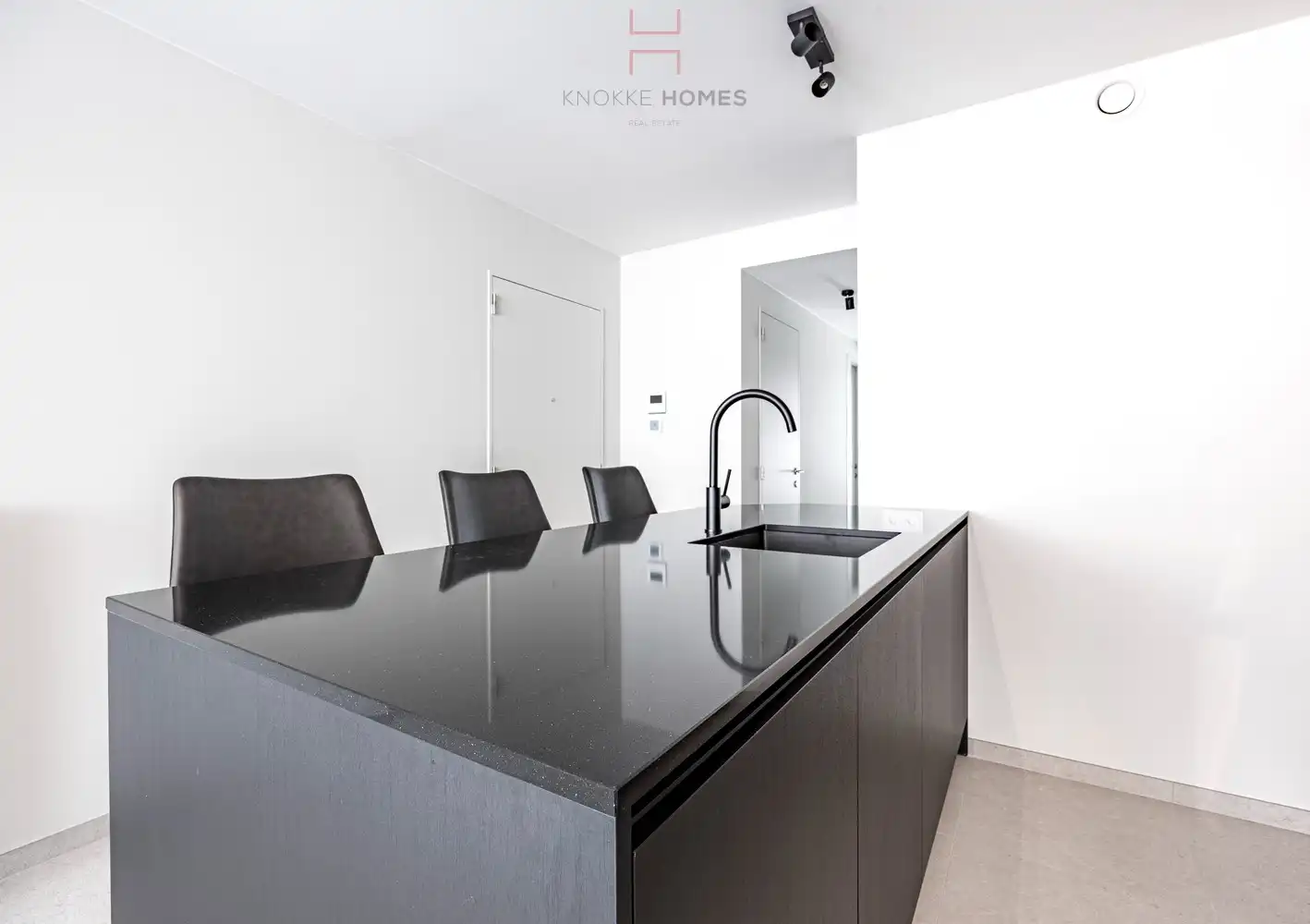 Prachtig afgewerkt nieuwbouwappartement met twee slaapkamers en twee badkamers op de Parmentierlaan foto 11