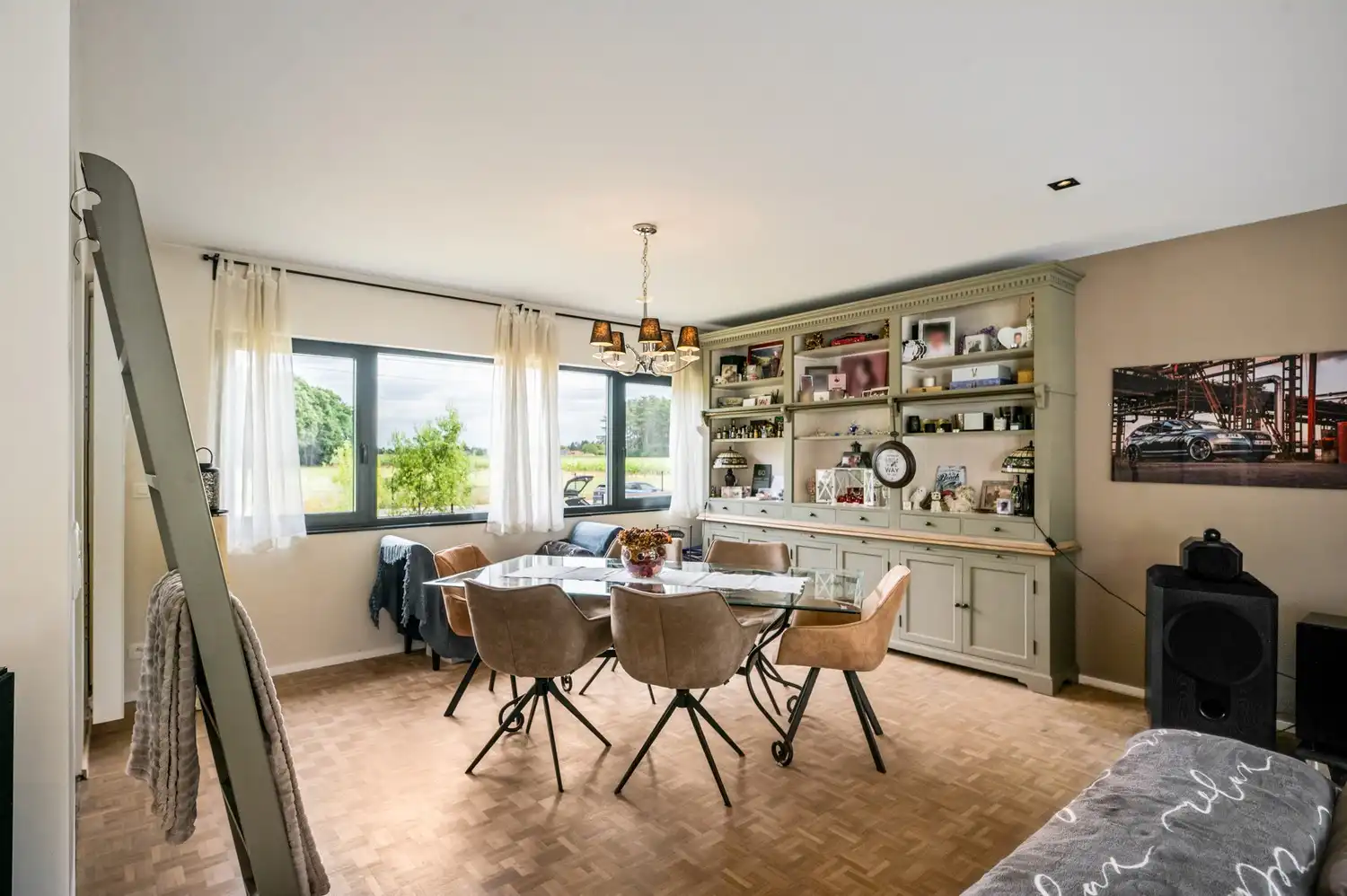 Prachtig gerenoveerde woning met zicht op de velden op een perceel van 1.187 m² foto 7