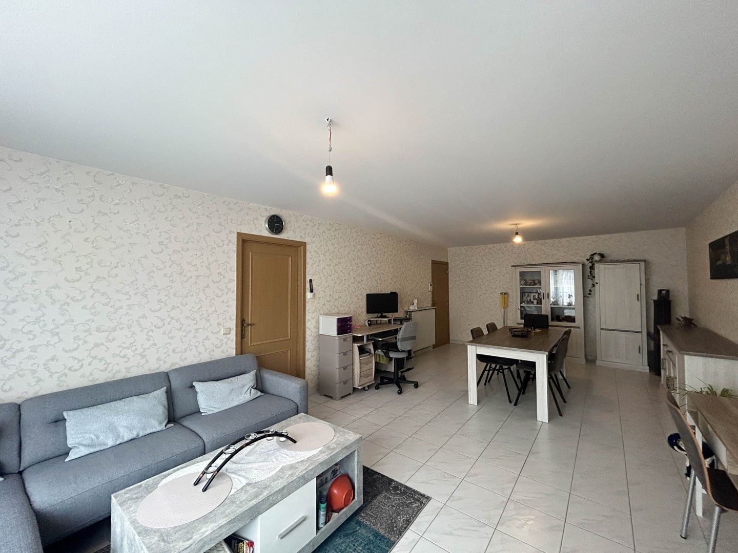 Instapklaar appartement in het centrum van Roeselare! foto {{pictureIndex}}