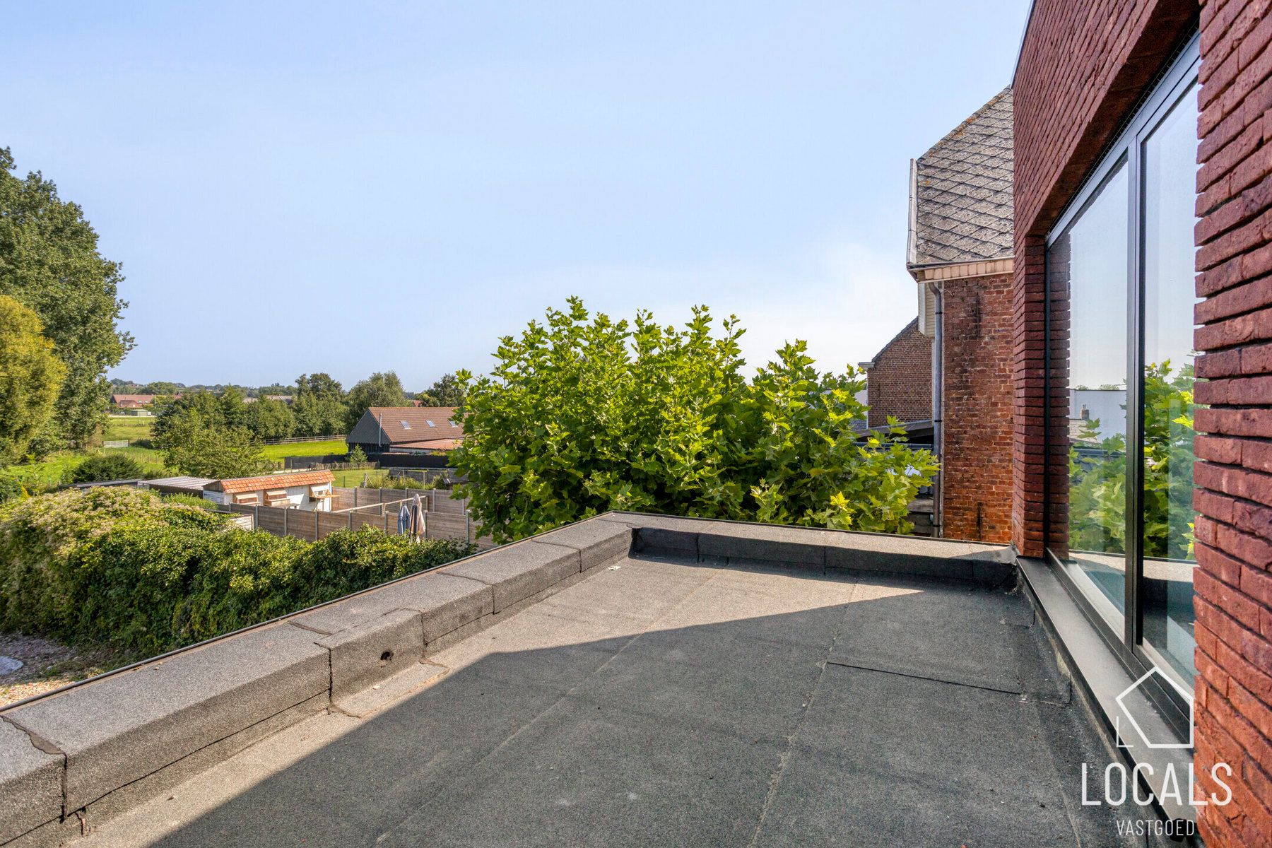 Ruime triplex-woning met 4 slaapkamers en 2 badkamers foto 27