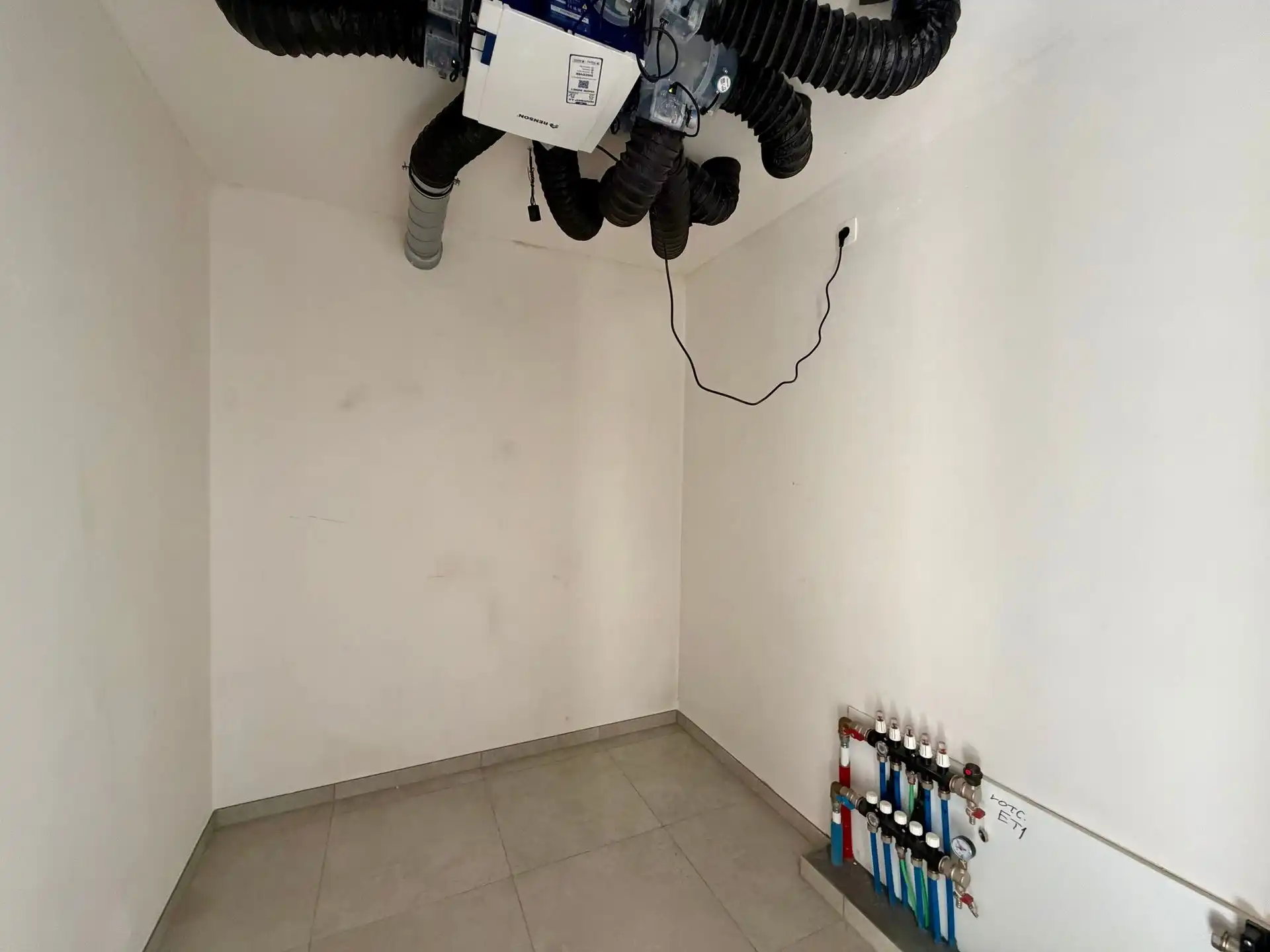 Nieuwbouwwoningen - instapklaar, energiezuinig, prachtige ligging en 3 slaapkamers foto 16