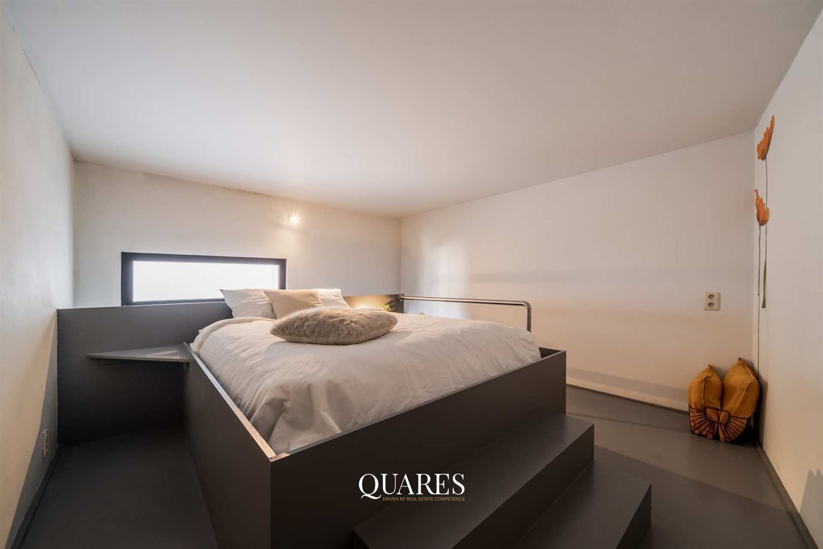 Instapklaar app. met terras in historisch centrum foto 14