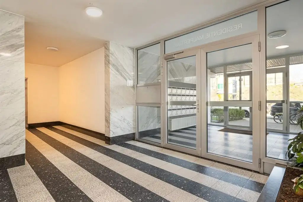 Appartement met terras en panoramisch zicht op park foto 15