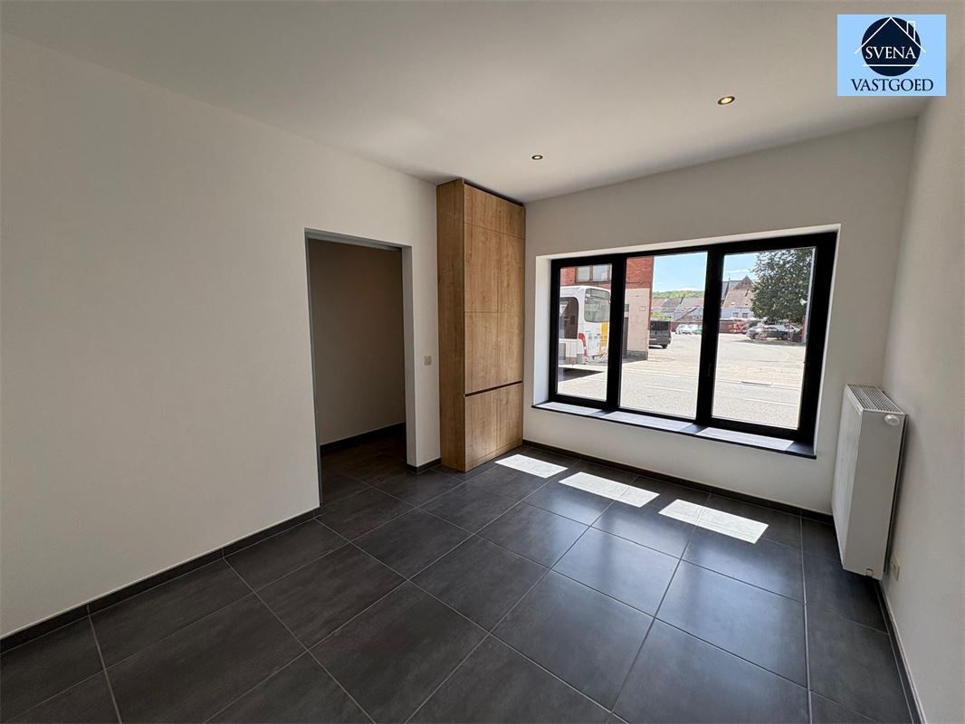 PRACHTIG GERONOVEERDE WONING MET 4 SLAAPKAMERS foto 8