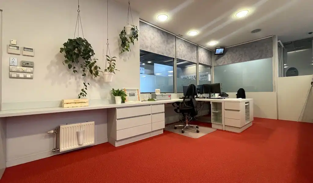 Handelspand te huur in het commercieel centrum van Schoten foto 13