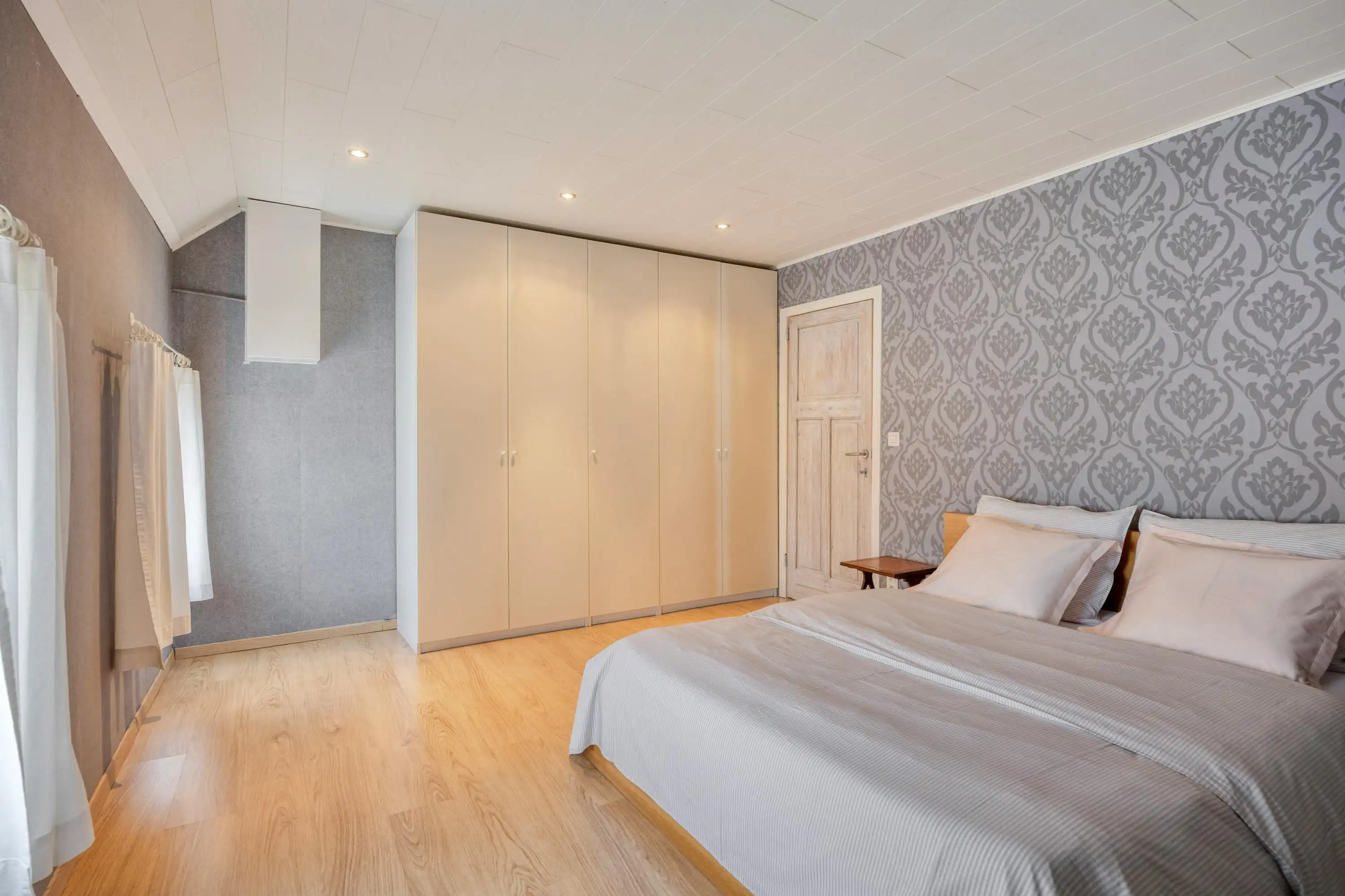 Gerenoveerd huis te koop in het centrum van Kruibeke foto 15
