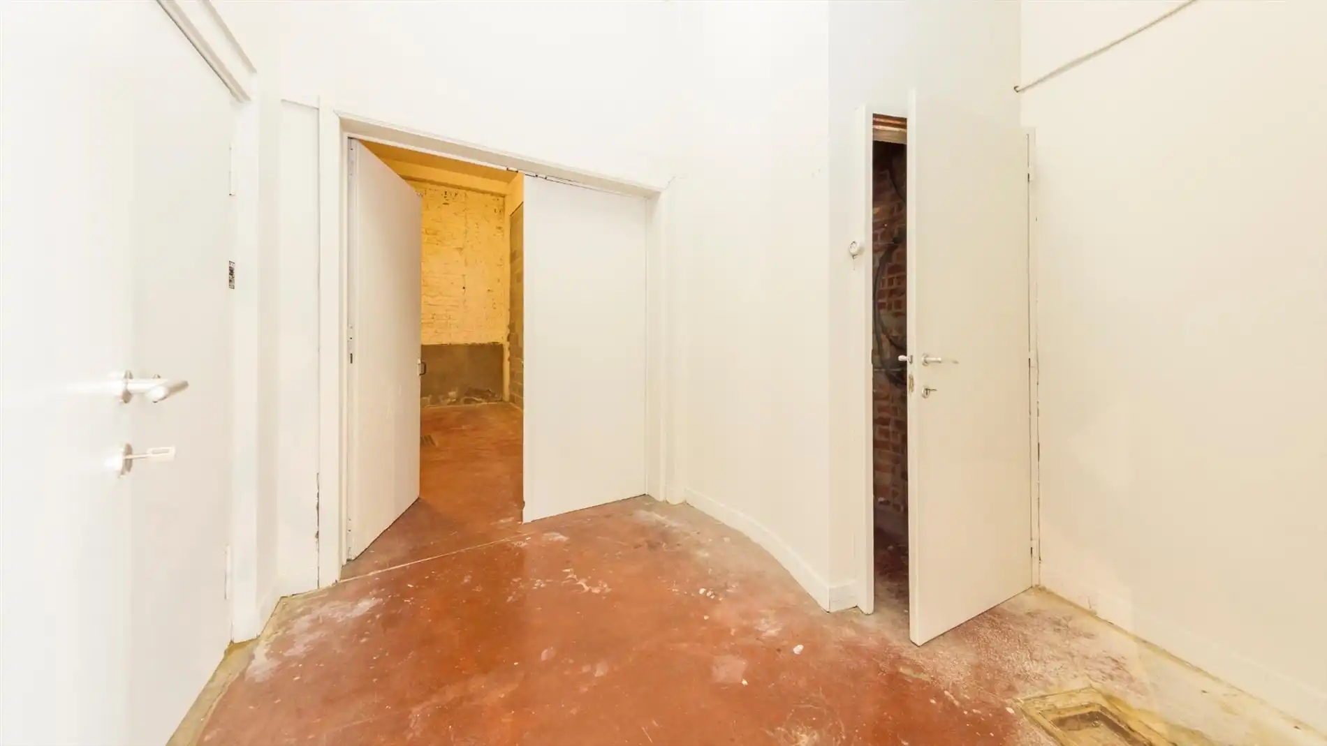 Instapklare winkel/kantoorruimte in winkelcentrum Tienen foto 13