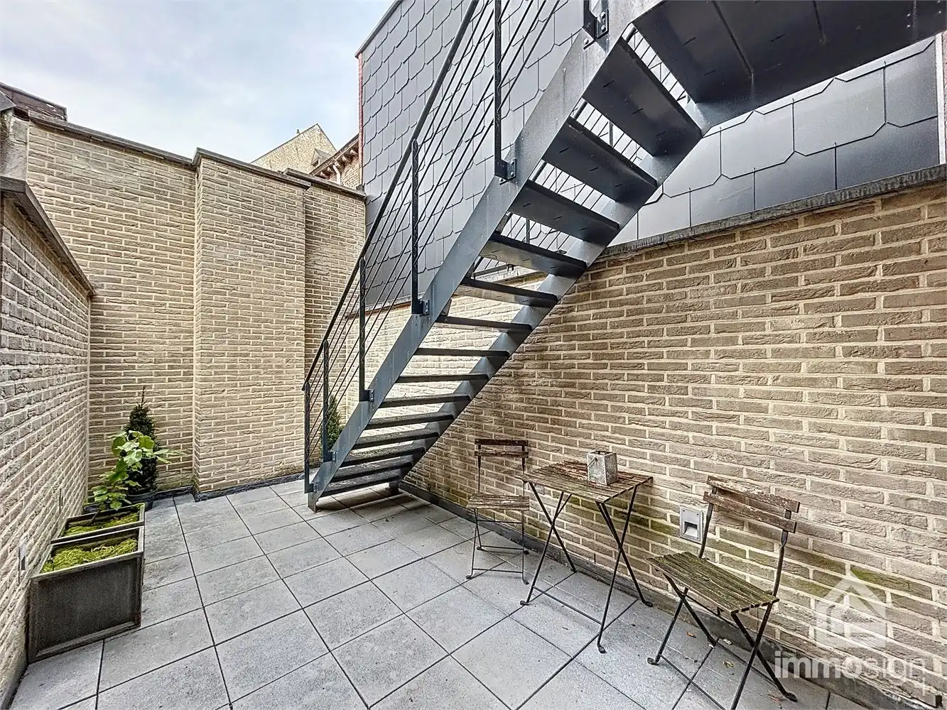 Prachtig handelspand met duplex midden in het centrum van Maaseik! foto 20