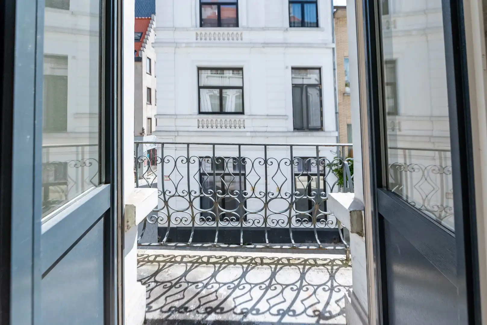 Instapklaar appartement met veel lichtinval en terras foto 14