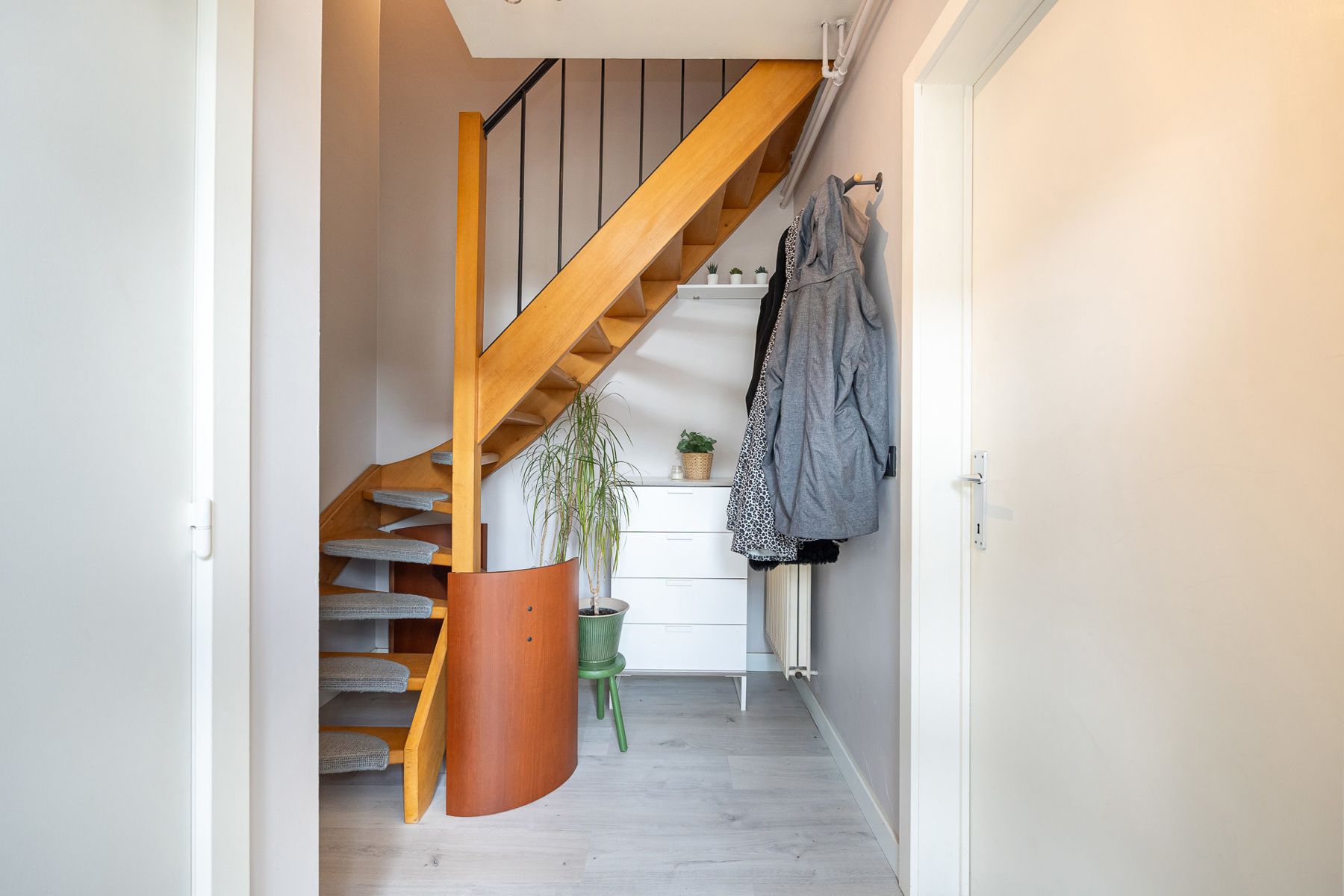 Eengezinswoning met 3 slaapkamers aan het einde van een doodlopende straat.  foto 2