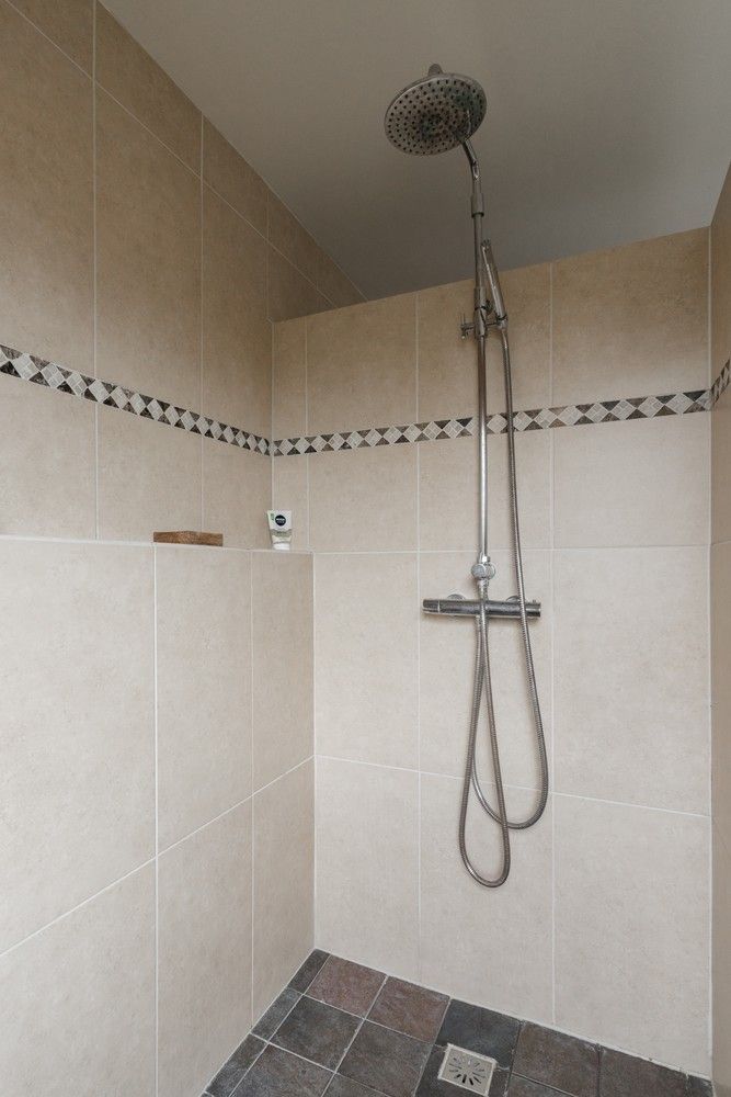 Vrijstaande woning met prachtig uitzicht op weilanden, rustige ligging nabij de Nederlandse grens! foto 29