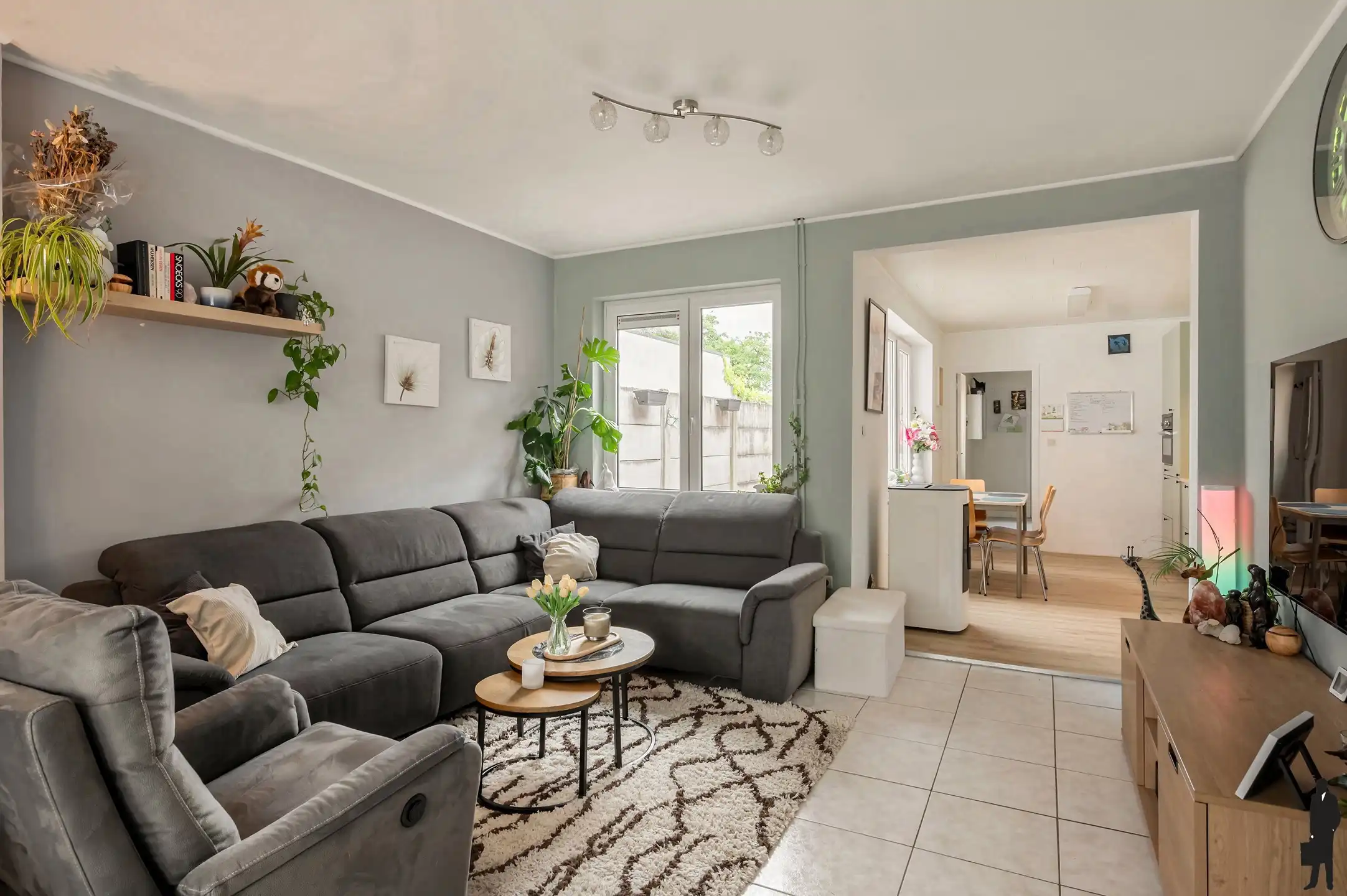 Charmante gerenoveerde rijwoning met zij-ingang en tuin in centrum Essen. foto 3
