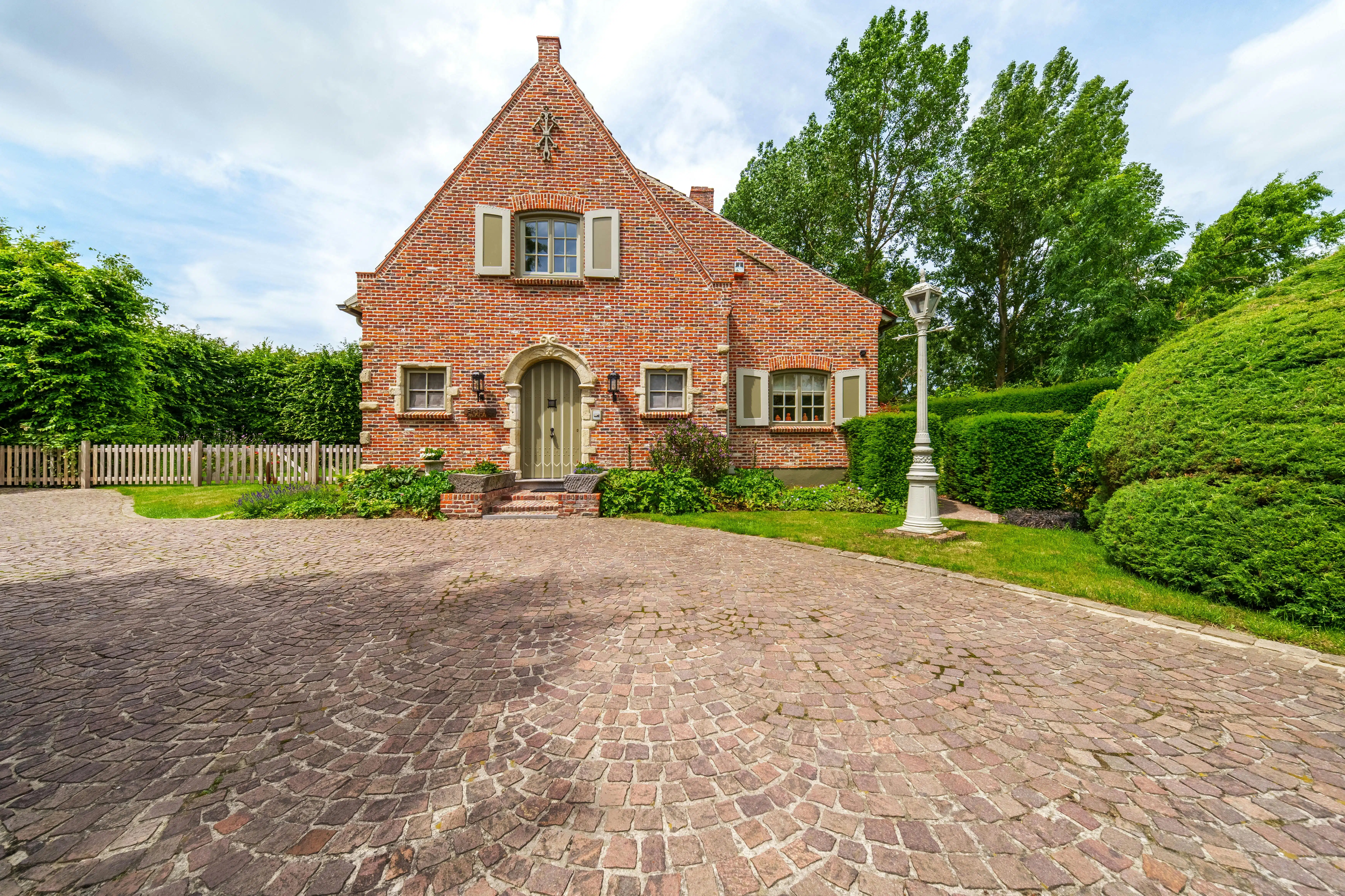 Unieke villa met handelsruimte in Tielt foto 6
