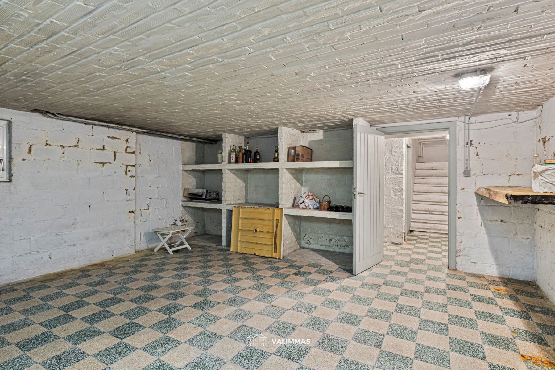 Zeer ruime en stijlvolle klassieke villa met garage en tuin foto 22