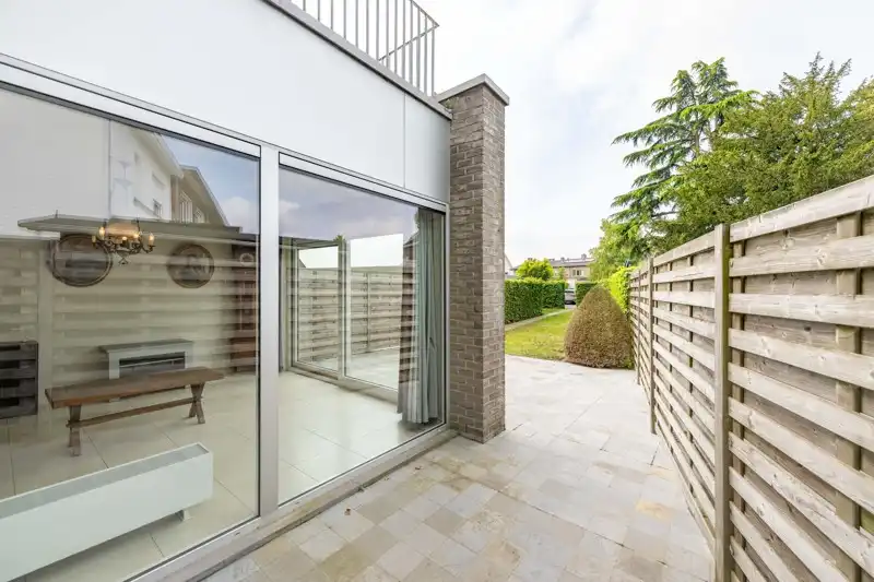 Gelijkvloers 2-slaapkamerappartement met tuin en garage nabij centrum Tielt TE KOOP! ✨🏡 foto 16