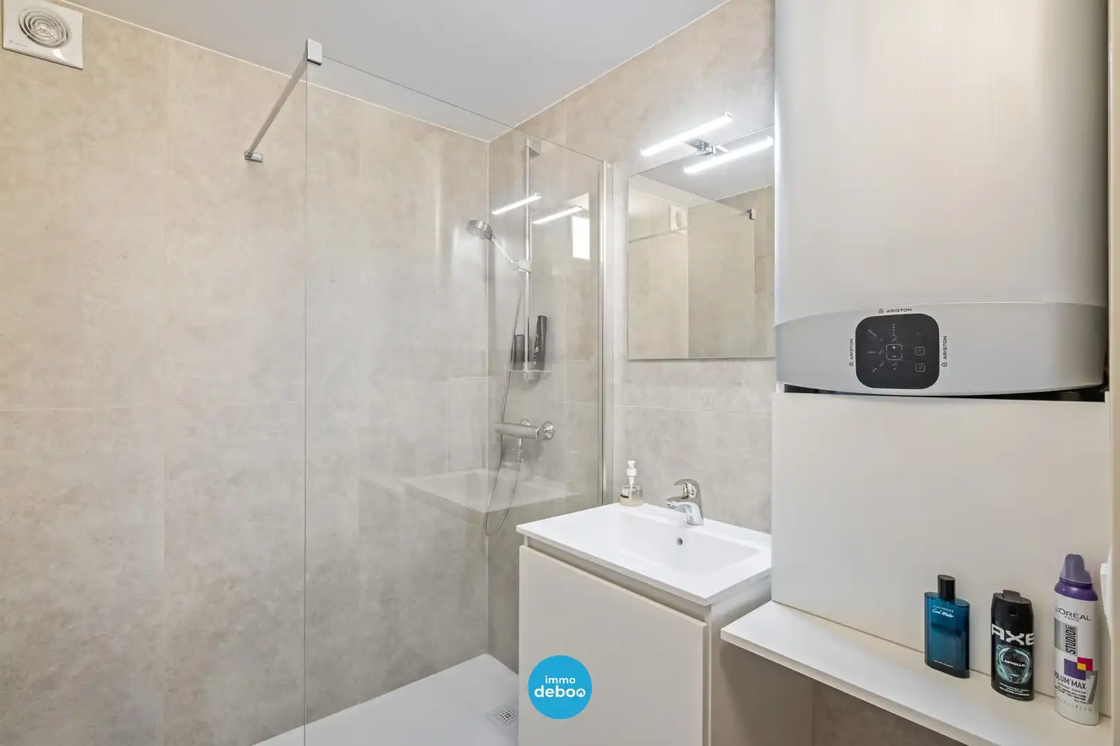 Gerenoveerd appartement met zonnig terras vlakbij centrum & zee foto 12