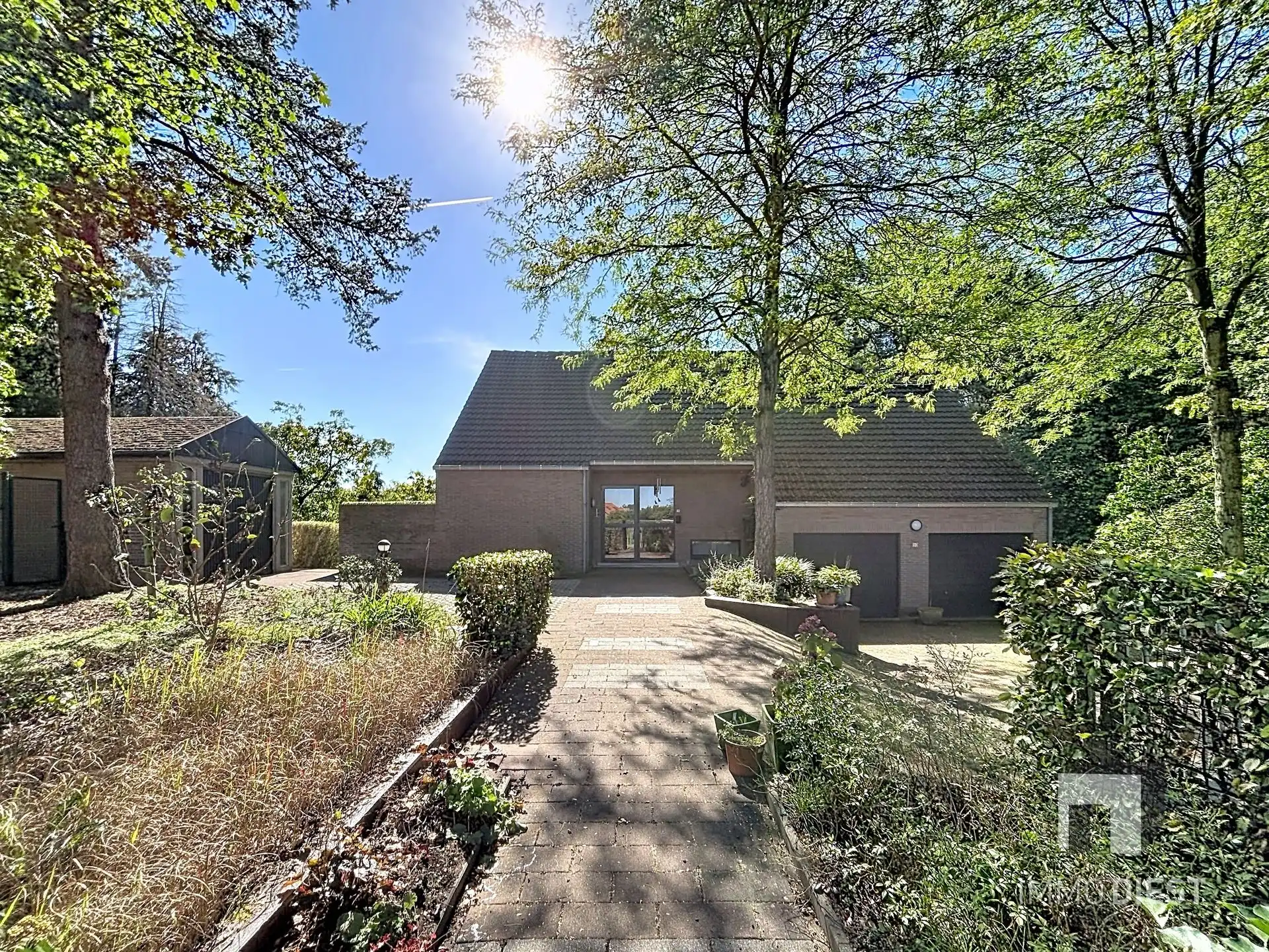 Prachtig gelegen villa met uniek ontwerp op 57a 74ca én achterliggende vijvers op 75a 54ca. foto 53
