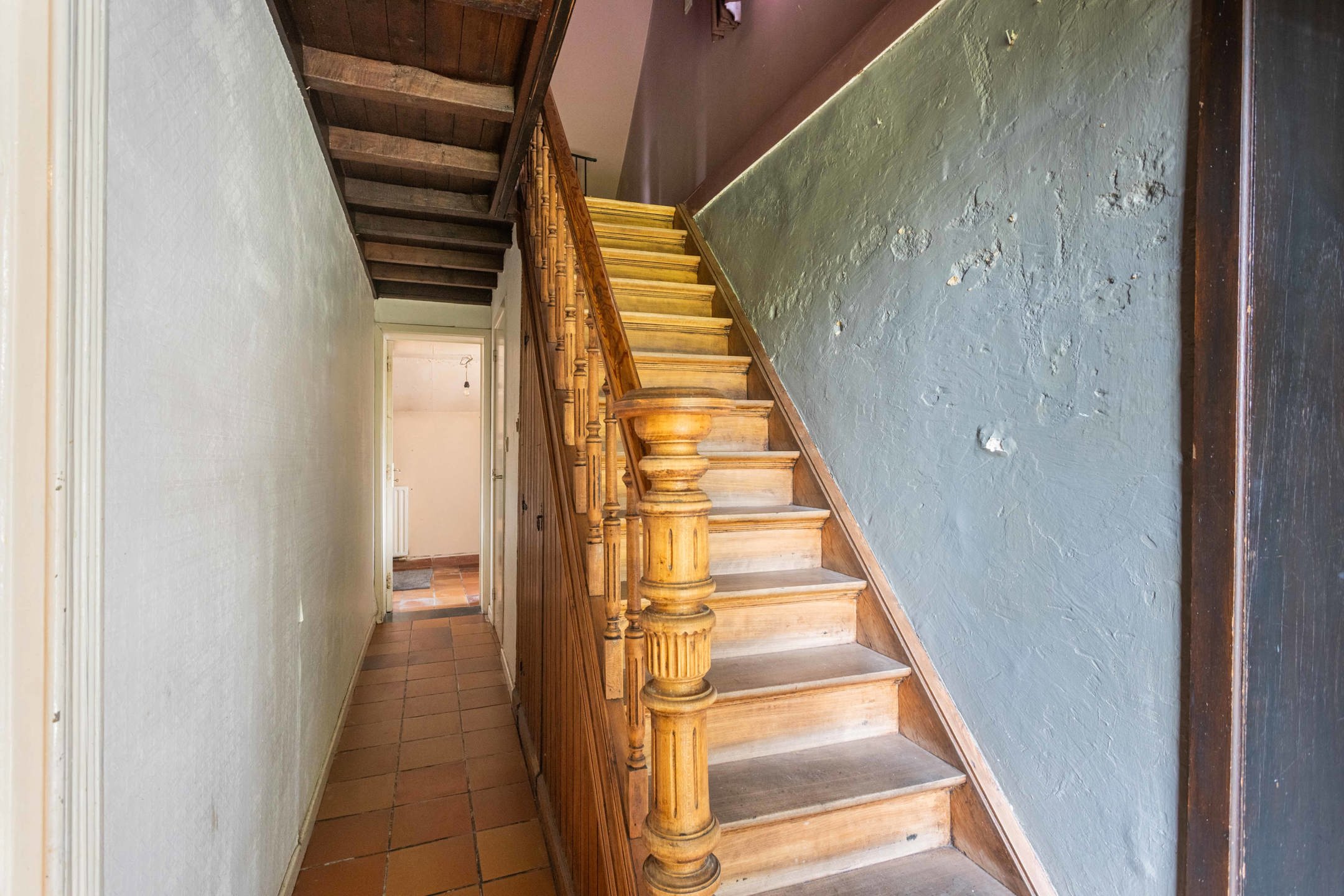 Charmante deels te renoveren alleenstaande woning  foto 22