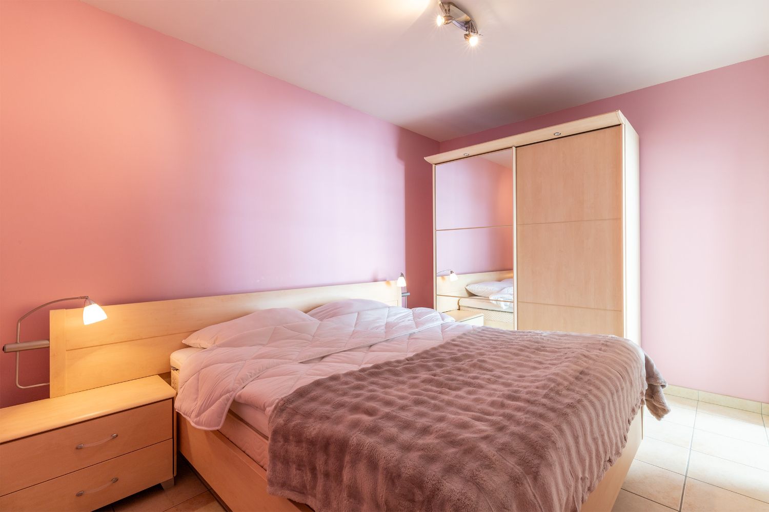 Instapklaar gemeubeld appartement met twee slaapkamers in het hartje van Blankenberge. In het commercieel centrum. Dichtbij de Dijk en het strand. foto 11