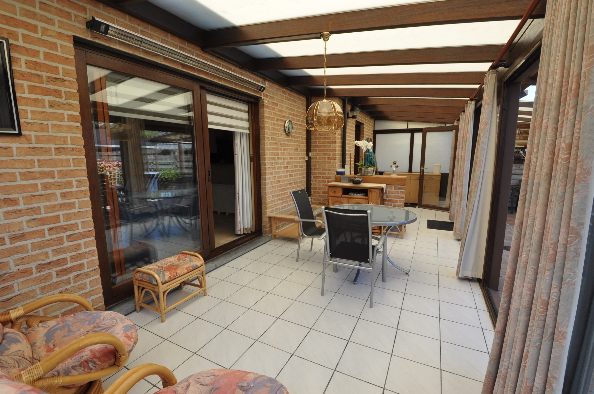 Ruime verzorgde woning met grote tuin en garage ! foto 13