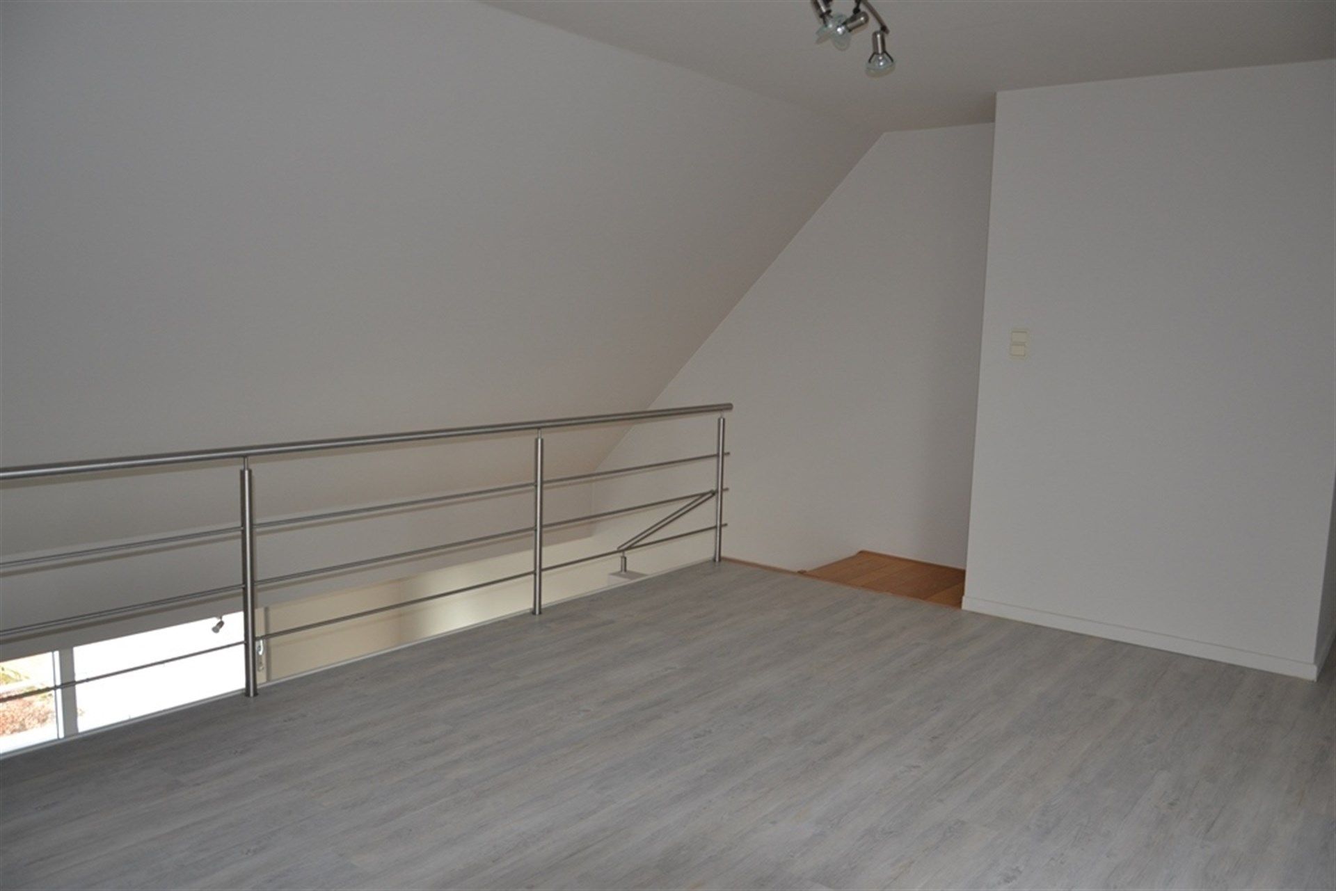 Instapklaar mooi ruim energiezuinig appartement met zuidgericht terras en garage. foto 9
