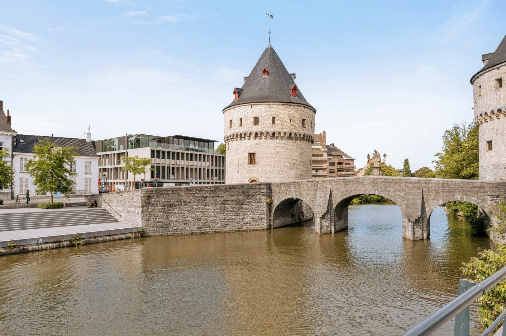 Ruime winkelruimte (350 m²) in het historische stadscentrum van Kortrijk vlakbij de Broeltorens foto 20