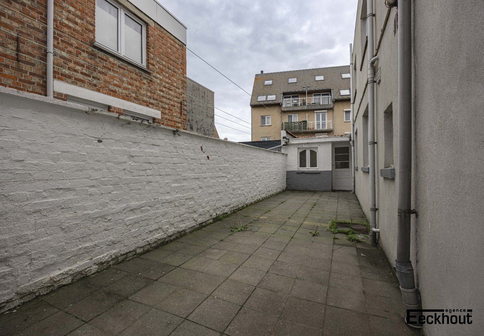 Verder te renoveren opbrengsteigendom op gunstige ligging te Bredene-Duinen! foto 6
