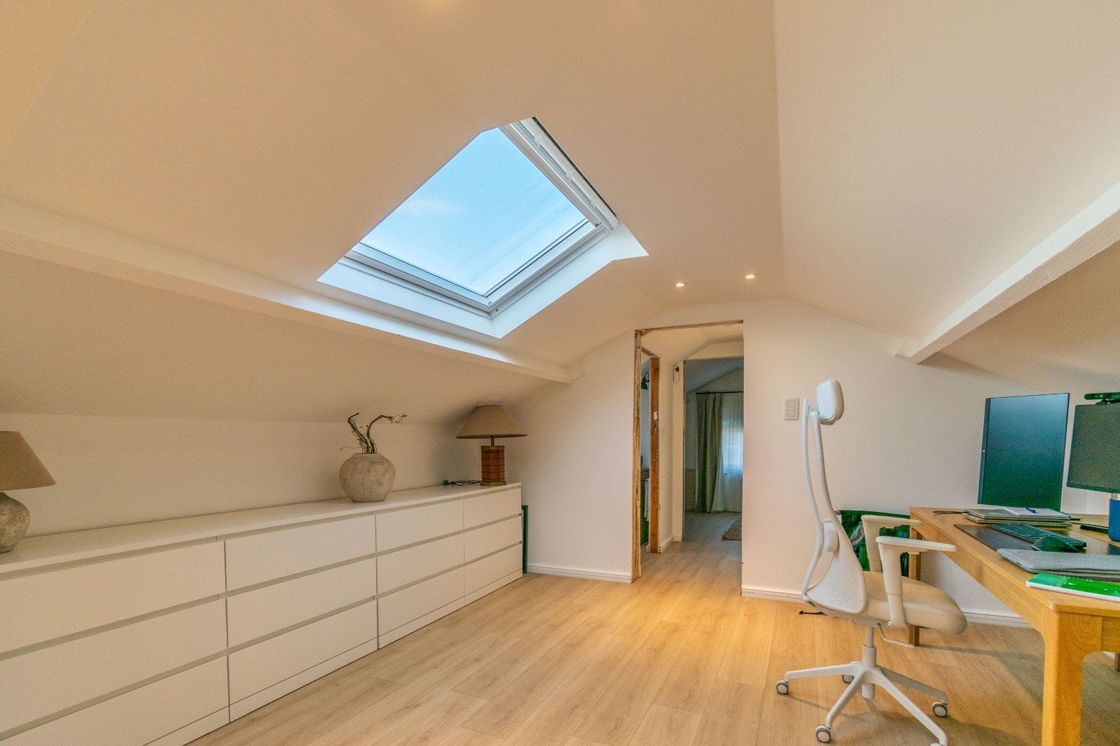 Een ingrijpend vernieuwbouwde, energiezuinige (label B) villa  foto 17