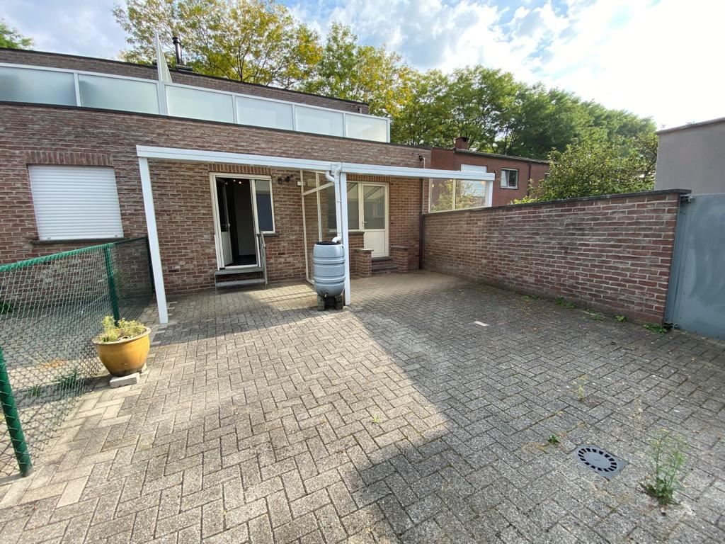 Leuk gelegen 2-slaapkamerappartement foto 15