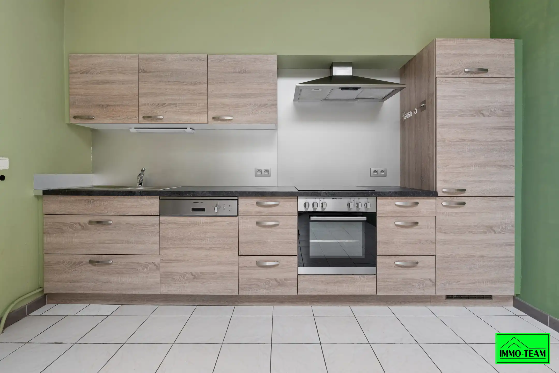 Deels gerenoveerde gezinswoning met potentieel  foto 11