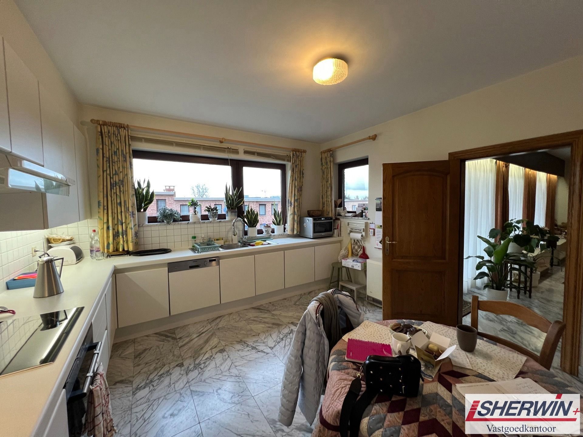 Deel van zeer goed gelegen appartementsgebouw in centrum foto 8