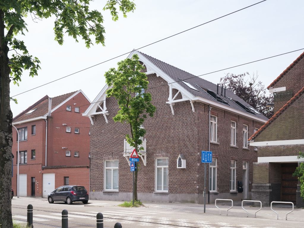 Stijlvol appartement met twee slaapkamers, terras en privatieve binnentuin met tuinpaviljoen foto 13