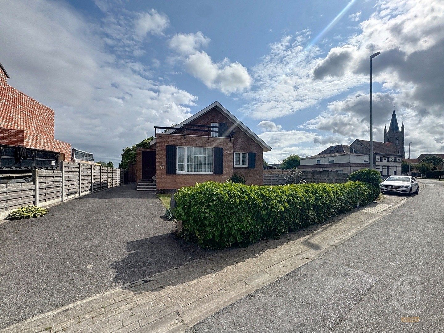 Karaktervolle woning met ruime tuin in het centrum van Leffinge foto 16