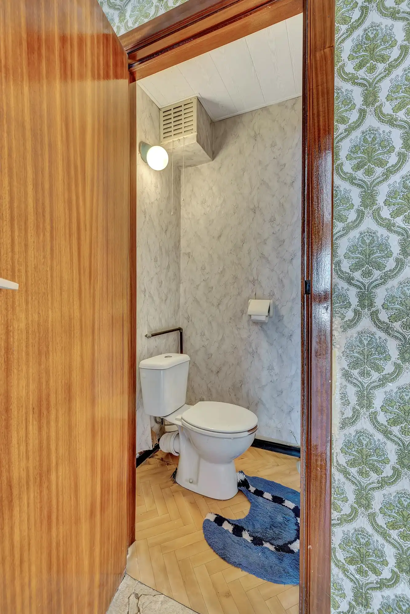 Solide, te renoveren bel-étage op goede ligging foto 18