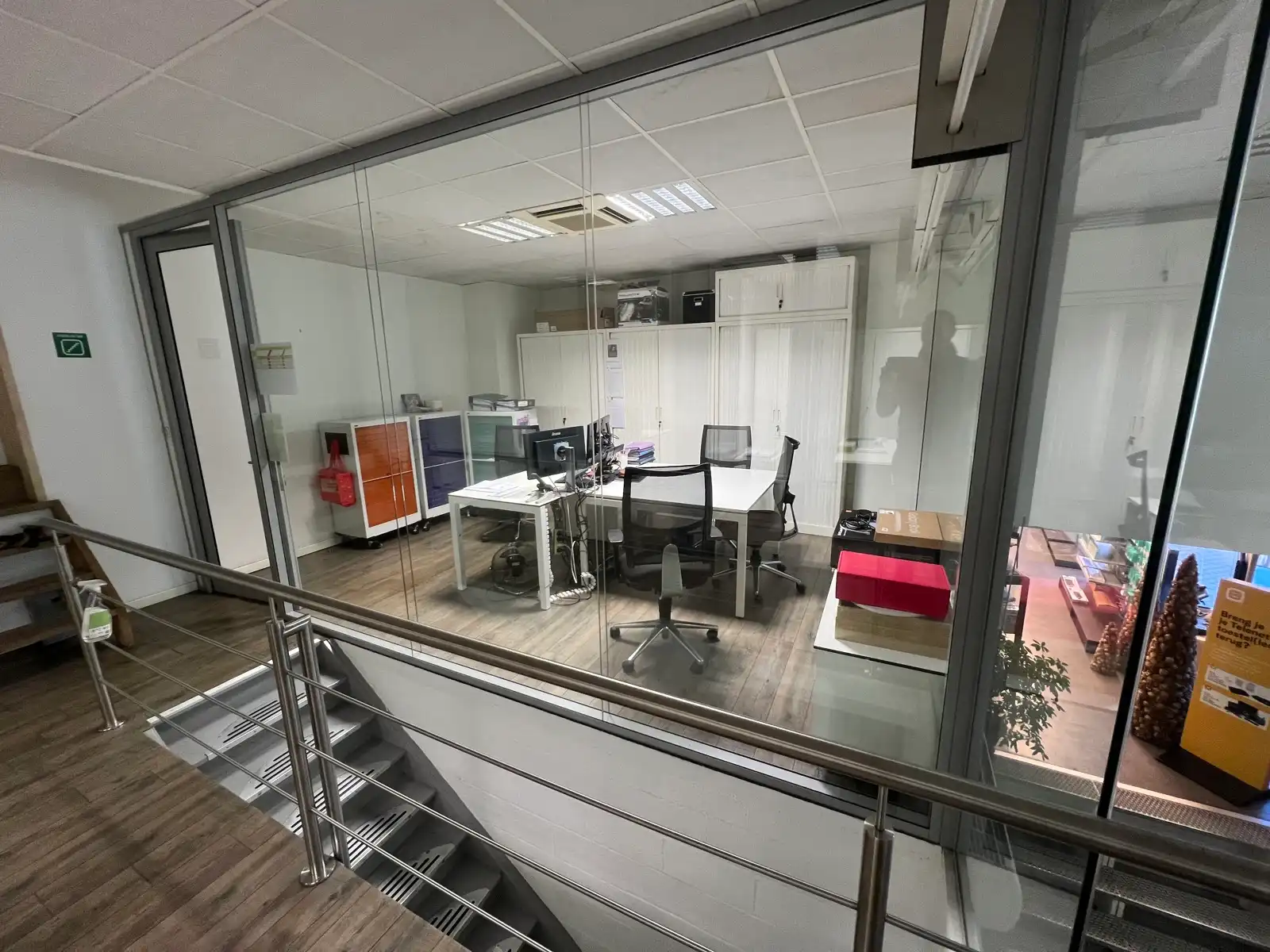 Opslagloods met kantoorfunctie op TOP - locatie te 1500 Halle. foto 12